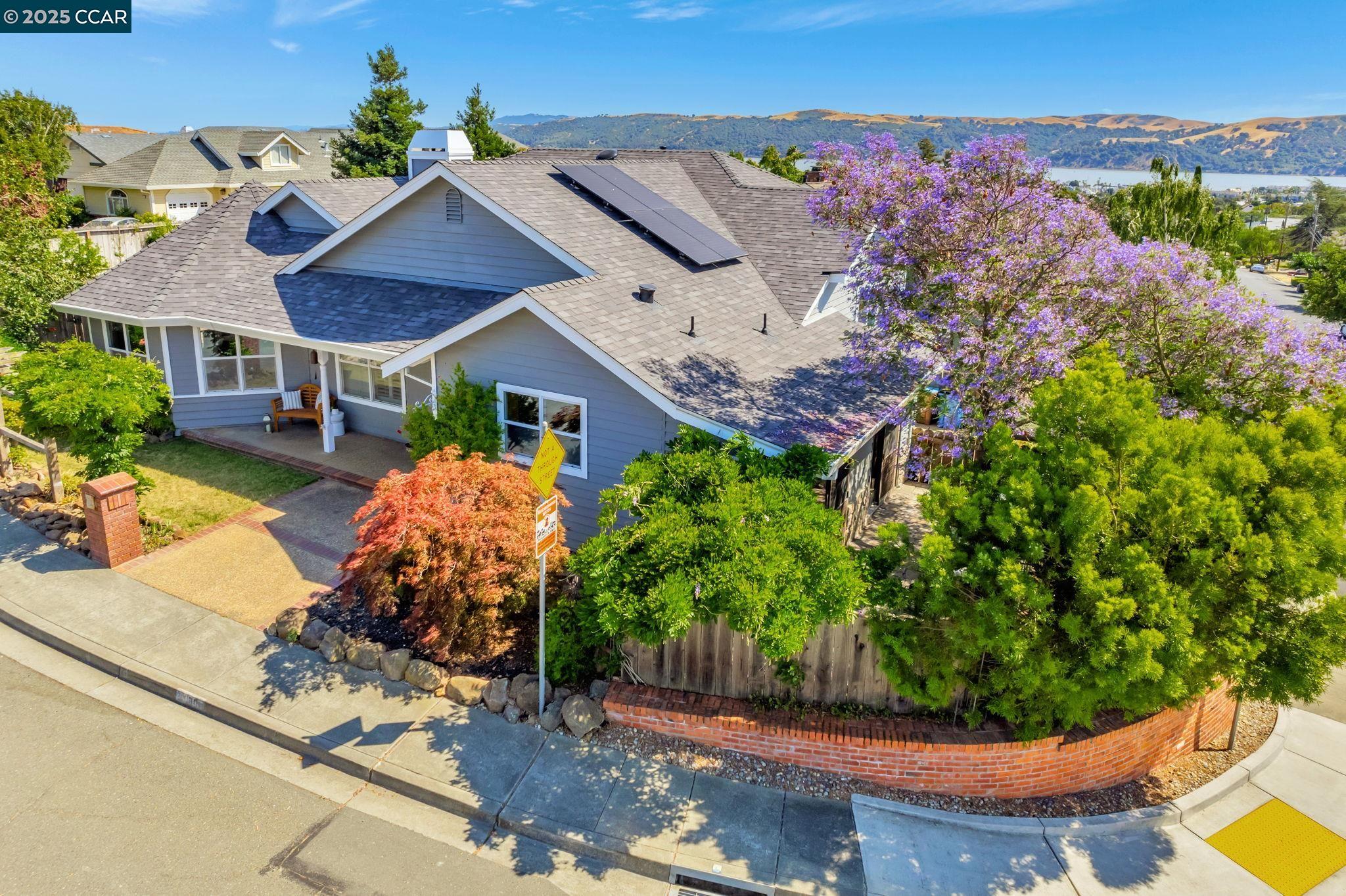Detail Gallery Image 43 of 50 For 300 Saint Augustine Ct, Benicia,  CA 94510 - 4 Beds | 3 Baths