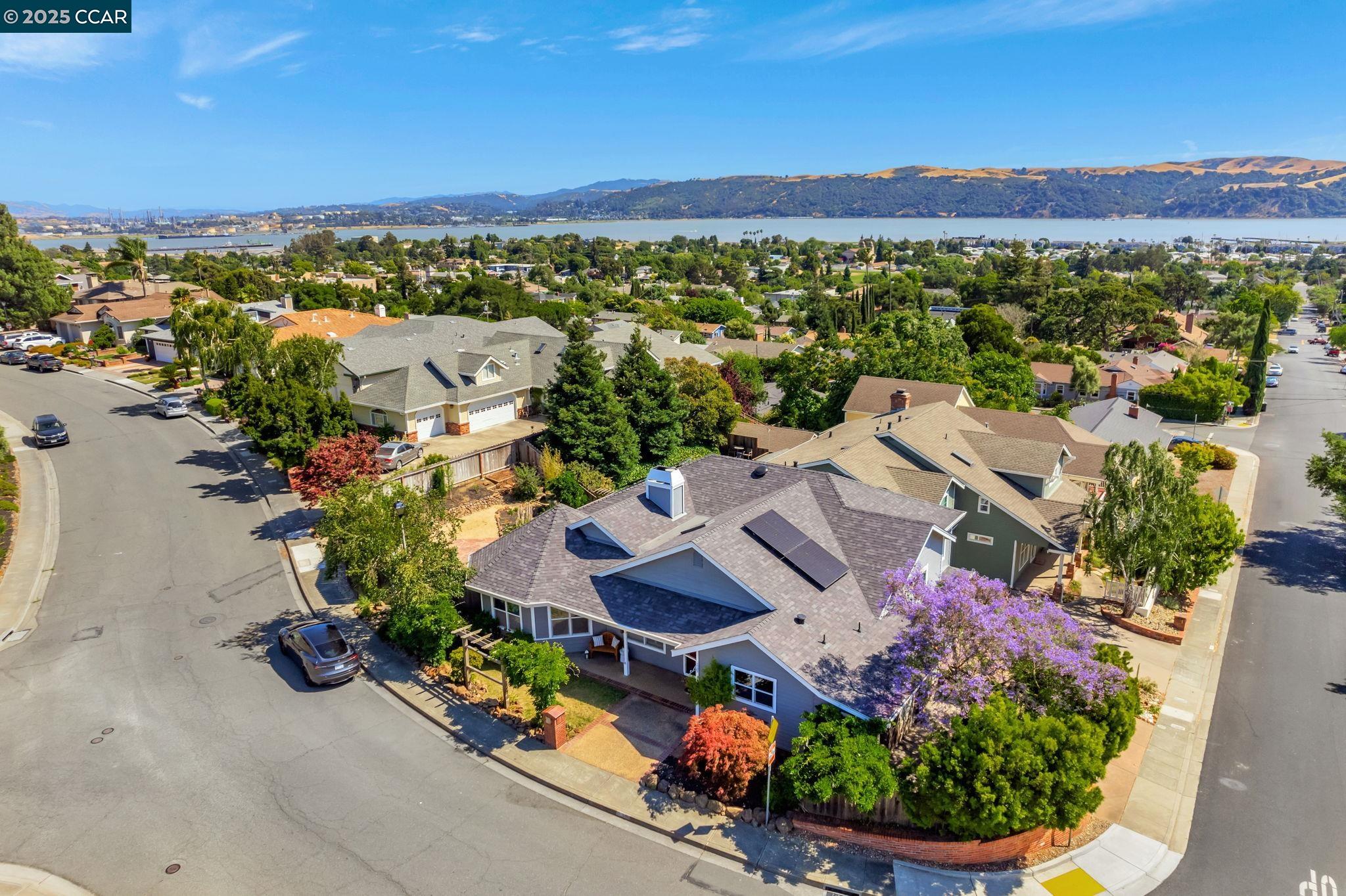 Detail Gallery Image 45 of 50 For 300 Saint Augustine Ct, Benicia,  CA 94510 - 4 Beds | 3 Baths