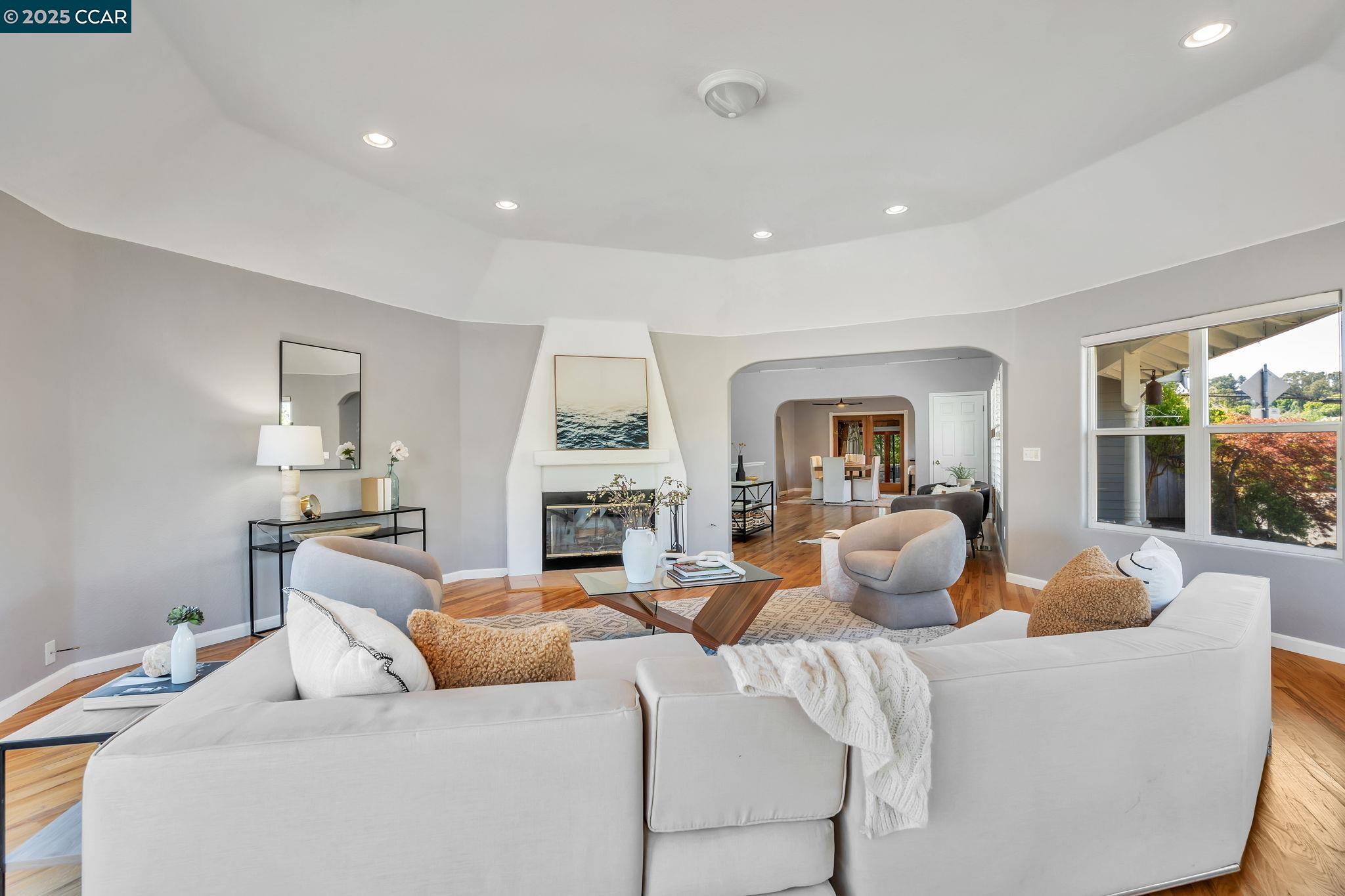 Detail Gallery Image 9 of 50 For 300 Saint Augustine Ct, Benicia,  CA 94510 - 4 Beds | 3 Baths