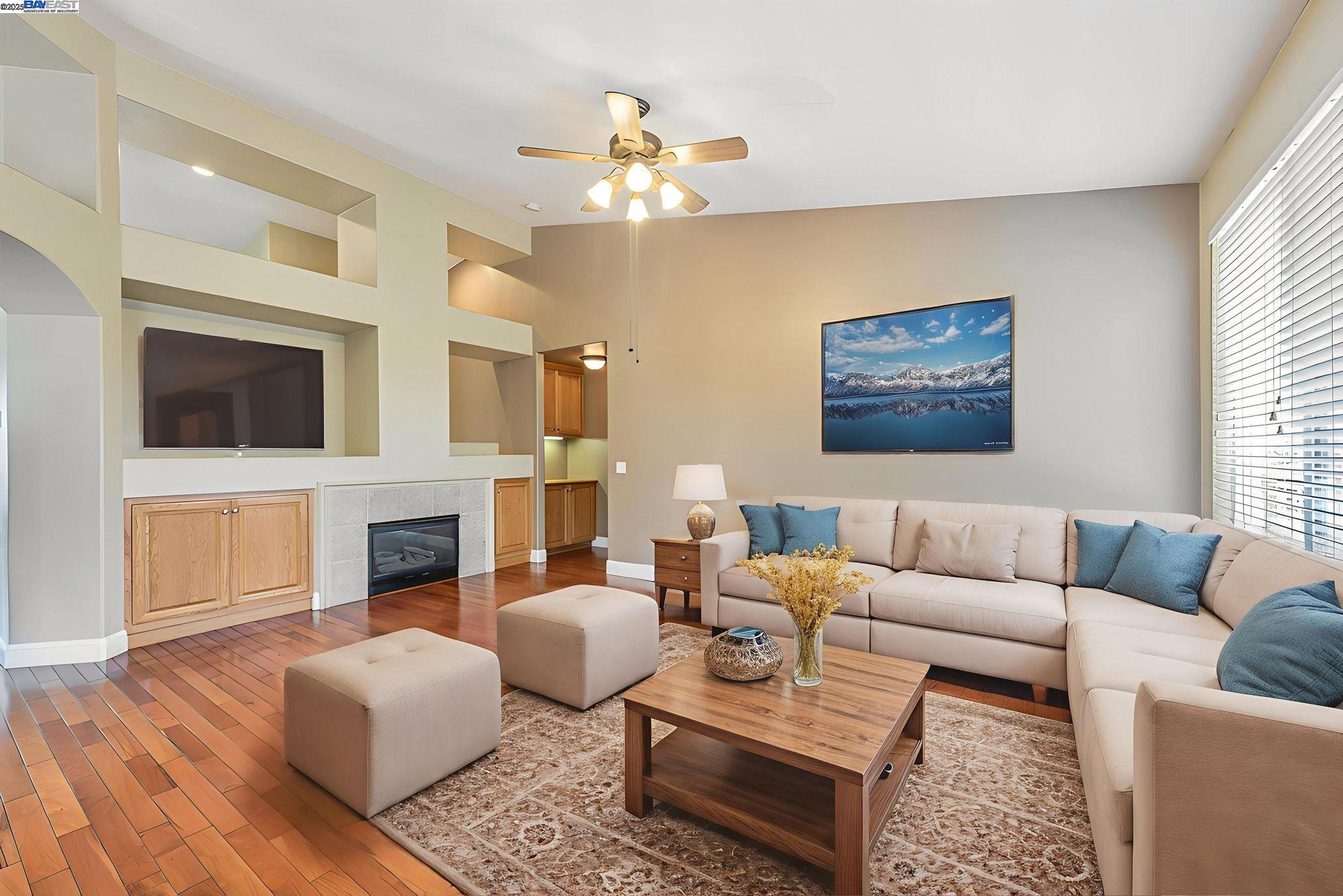 Detail Gallery Image 13 of 57 For 2578 Ridge Crest Ct., Castro Valley,  CA 94546 - 4 Beds | 2/1 Baths