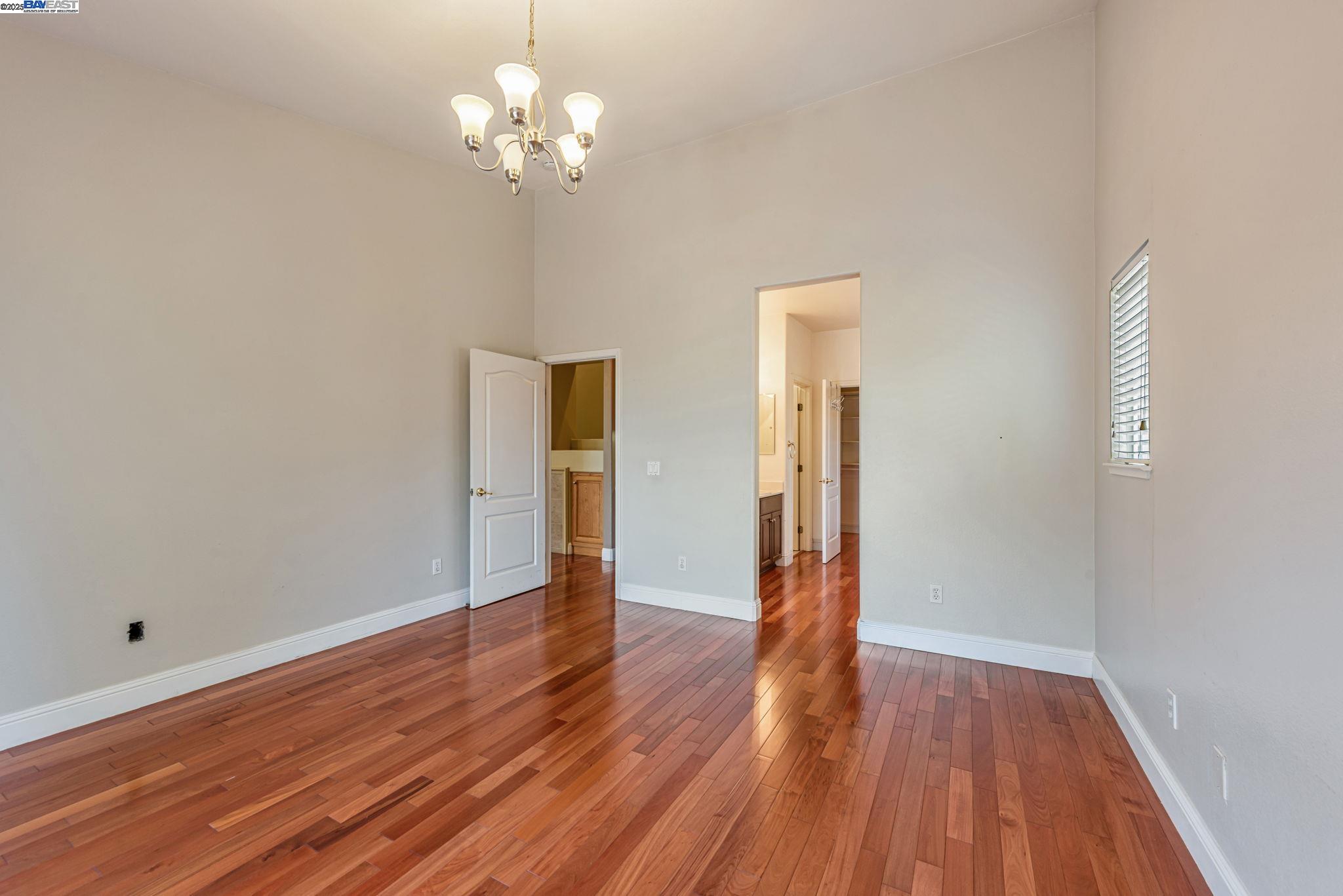 Detail Gallery Image 22 of 58 For 2578 Ridge Crest Ct., Castro Valley,  CA 94546 - 4 Beds | 2/1 Baths