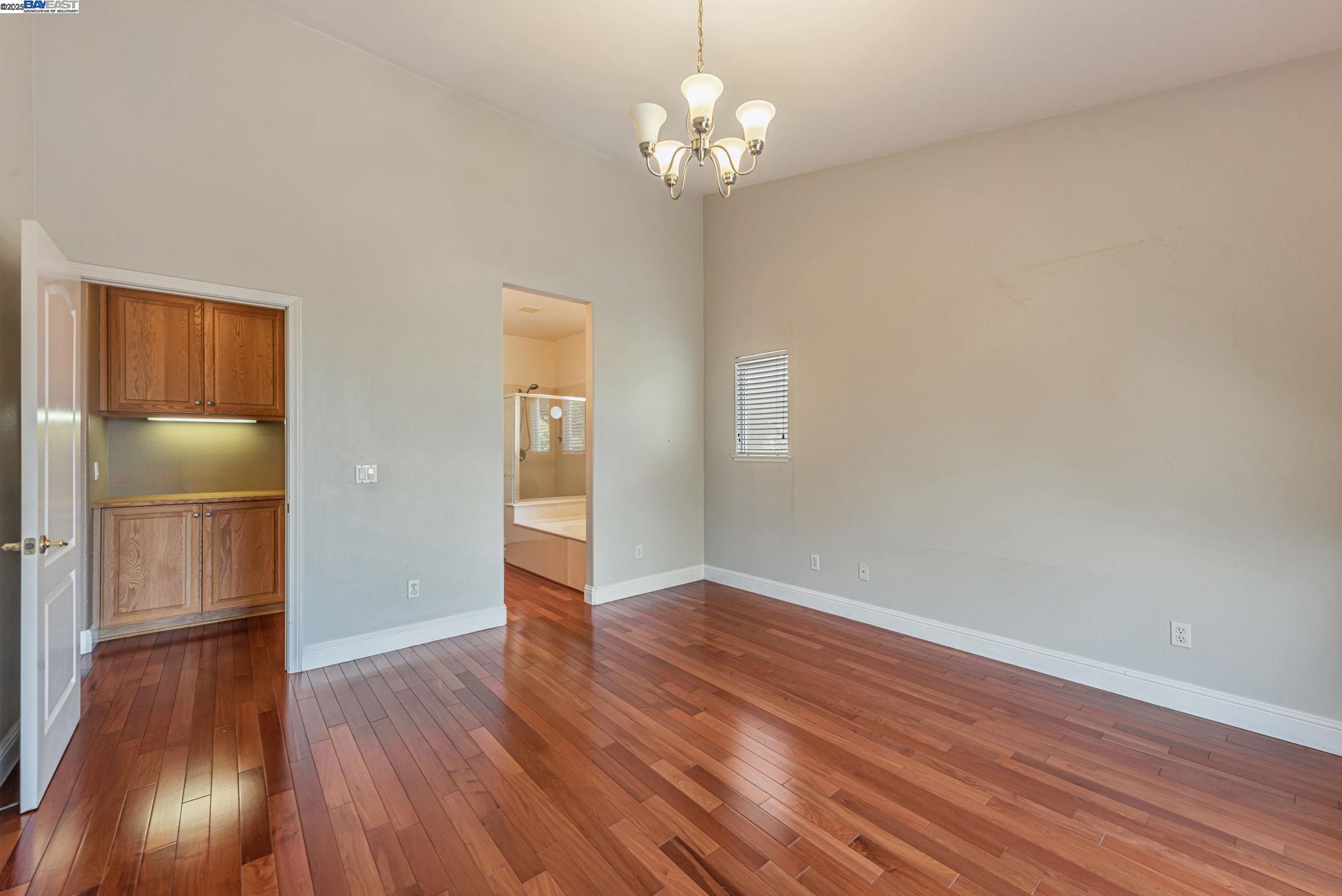 Detail Gallery Image 23 of 58 For 2578 Ridge Crest Ct., Castro Valley,  CA 94546 - 4 Beds | 2/1 Baths