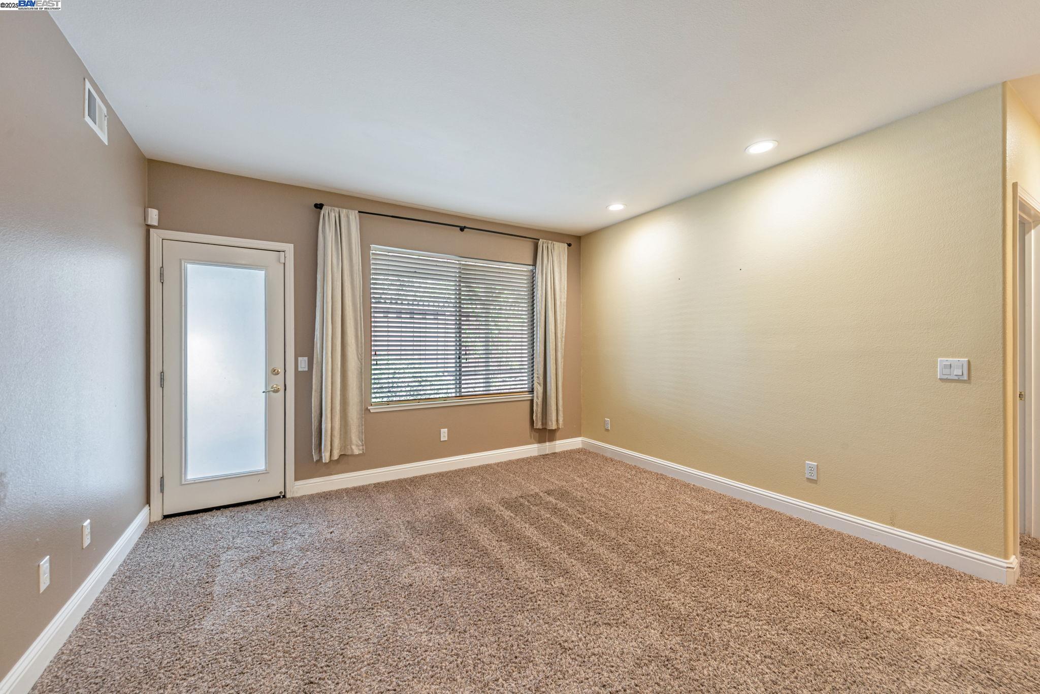 Detail Gallery Image 26 of 58 For 2578 Ridge Crest Ct., Castro Valley,  CA 94546 - 4 Beds | 2/1 Baths