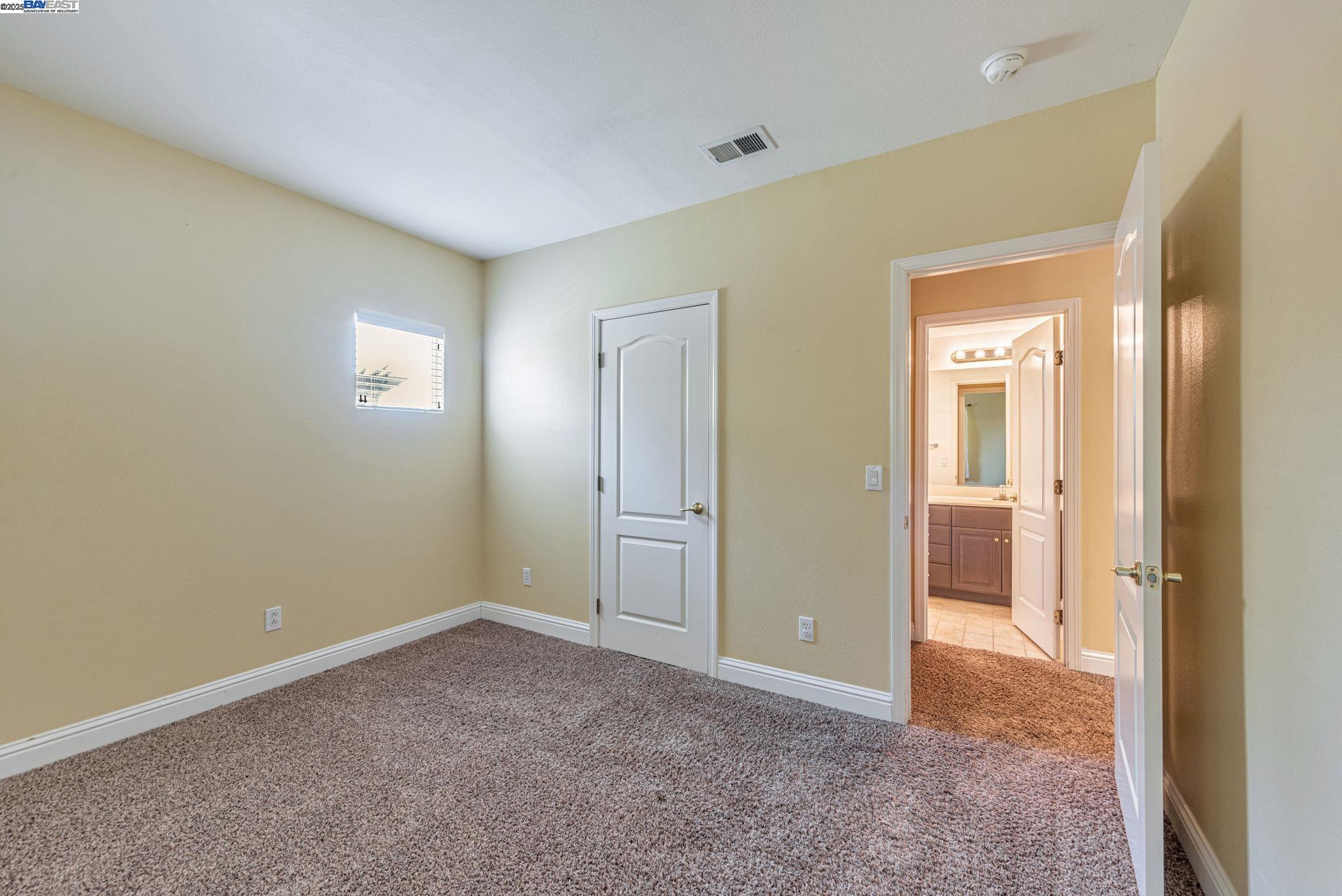 Detail Gallery Image 28 of 58 For 2578 Ridge Crest Ct., Castro Valley,  CA 94546 - 4 Beds | 2/1 Baths
