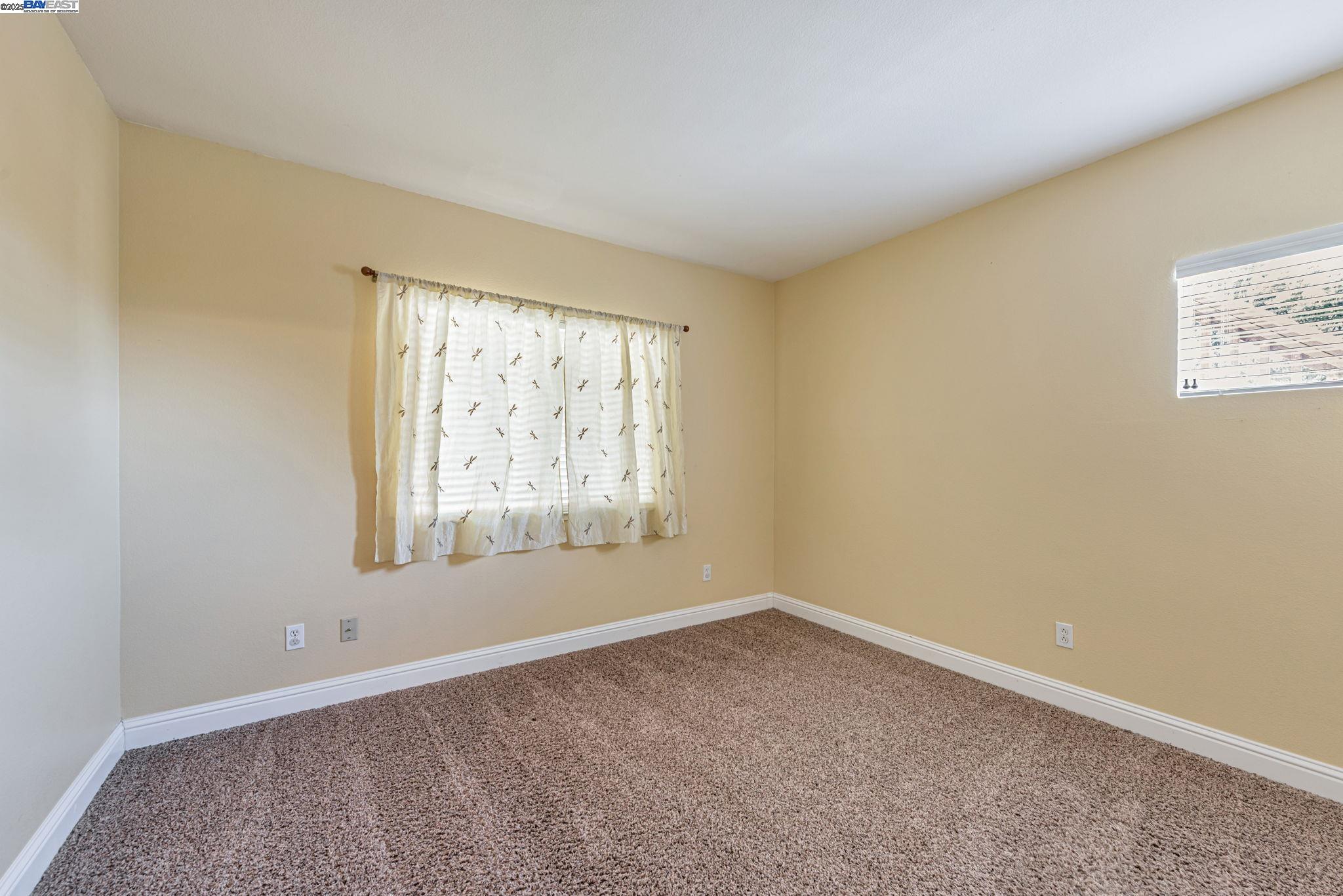 Detail Gallery Image 30 of 58 For 2578 Ridge Crest Ct., Castro Valley,  CA 94546 - 4 Beds | 2/1 Baths