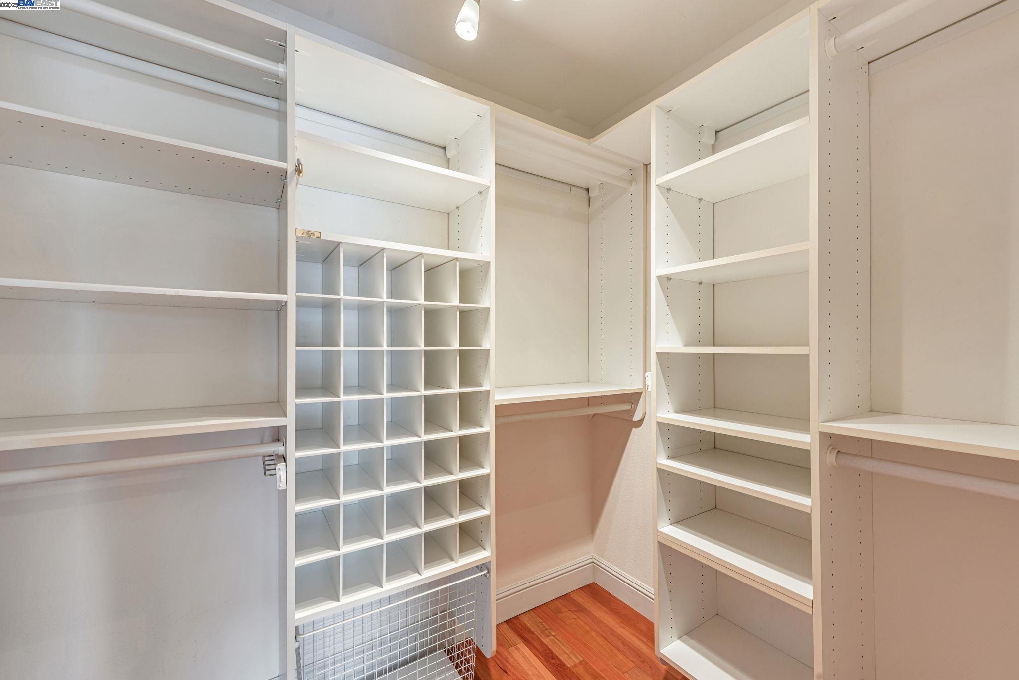 Detail Gallery Image 33 of 58 For 2578 Ridge Crest Ct., Castro Valley,  CA 94546 - 4 Beds | 2/1 Baths