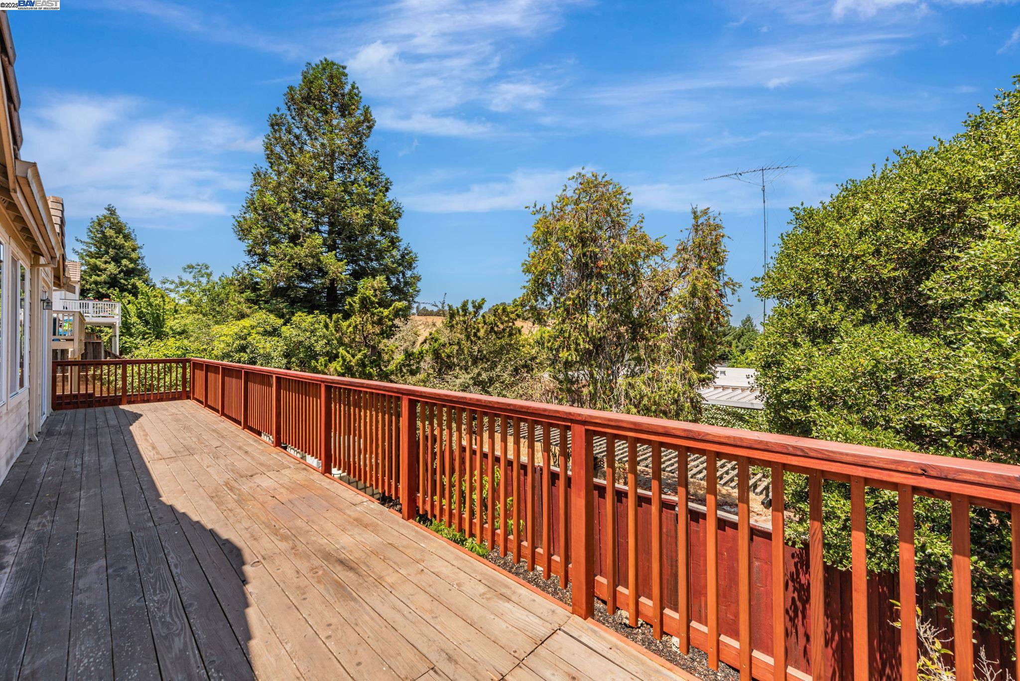 Detail Gallery Image 49 of 58 For 2578 Ridge Crest Ct., Castro Valley,  CA 94546 - 4 Beds | 2/1 Baths