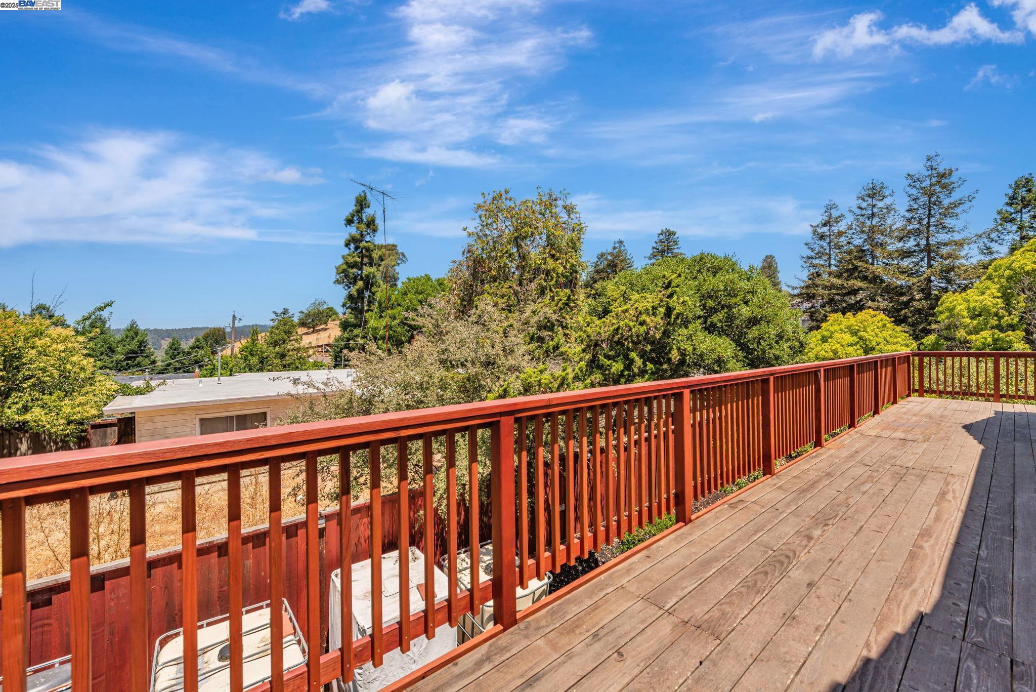 Detail Gallery Image 51 of 58 For 2578 Ridge Crest Ct., Castro Valley,  CA 94546 - 4 Beds | 2/1 Baths