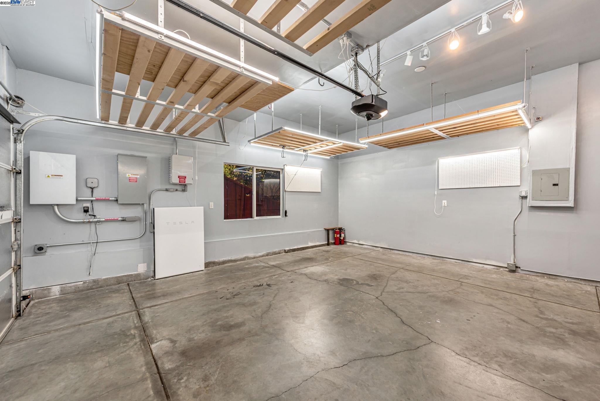 Detail Gallery Image 53 of 58 For 2578 Ridge Crest Ct., Castro Valley,  CA 94546 - 4 Beds | 2/1 Baths