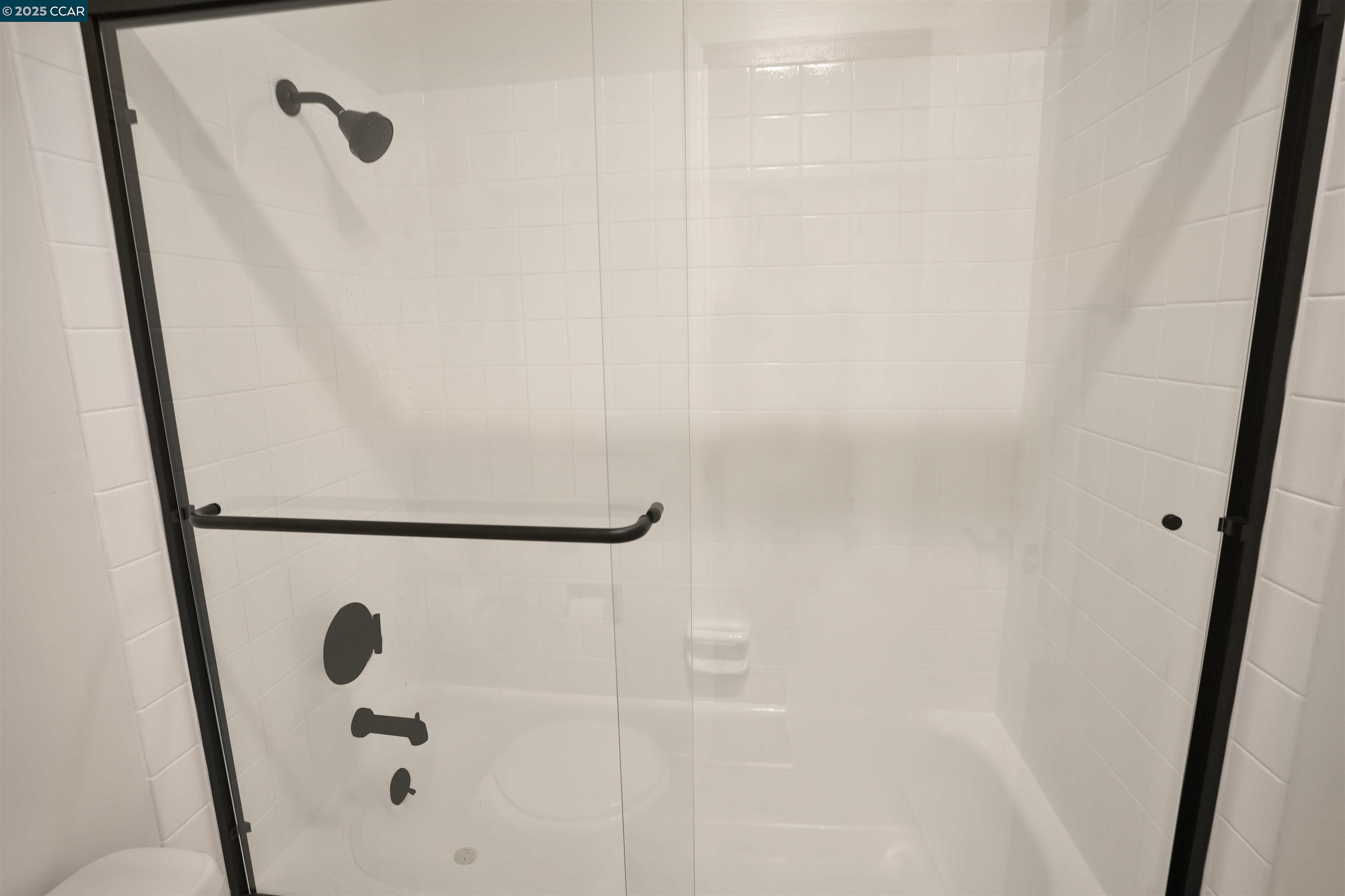 Photo #11: 41103395 Listing: Photo #11