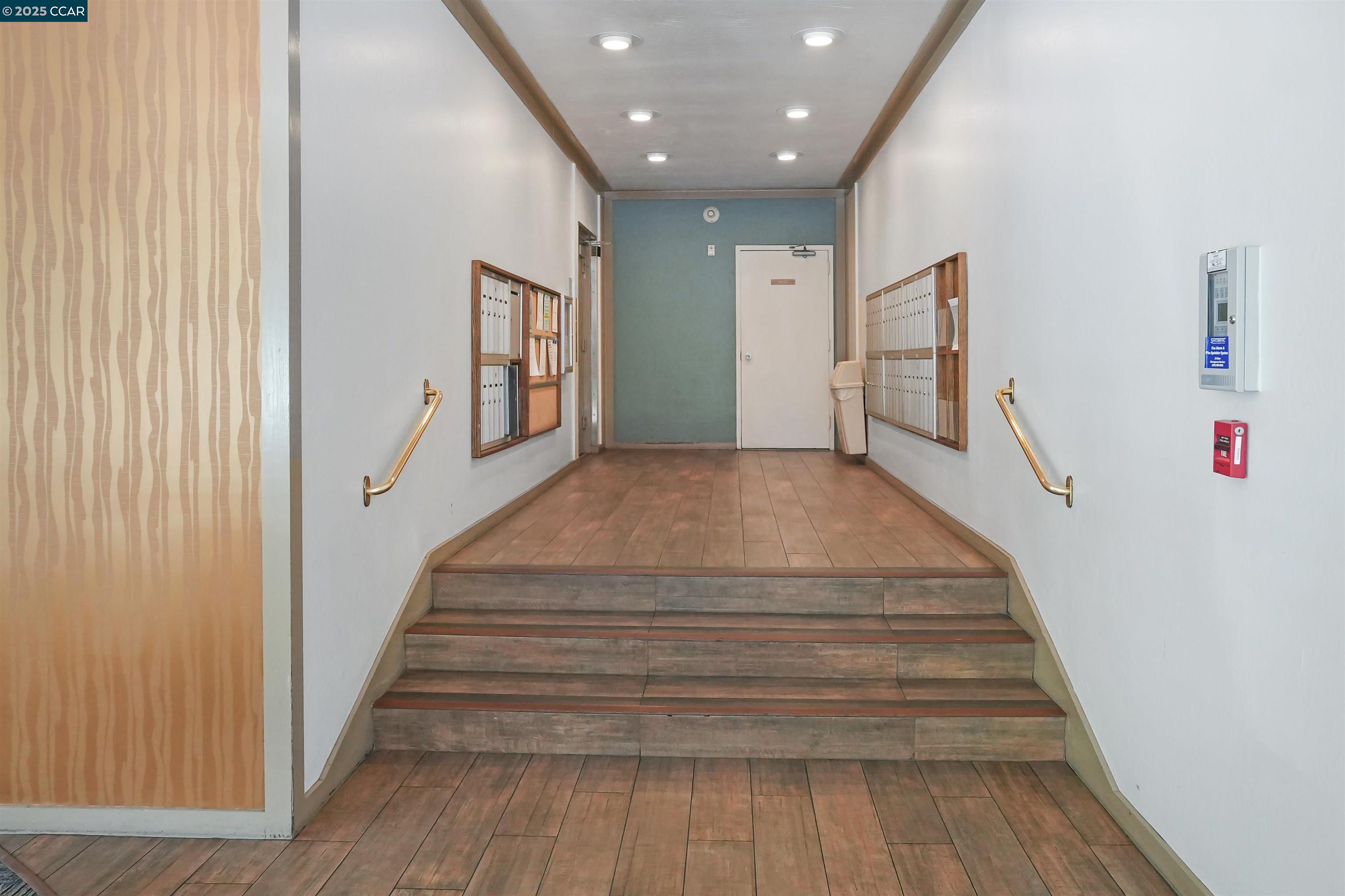 440 N Civic Dr # 203, Walnut Creek, California 94596, 1 Bedroom Bedrooms, 4 Rooms Rooms,1 BathroomBathrooms,Residential,For Sale,440 N Civic Dr # 203,41103395