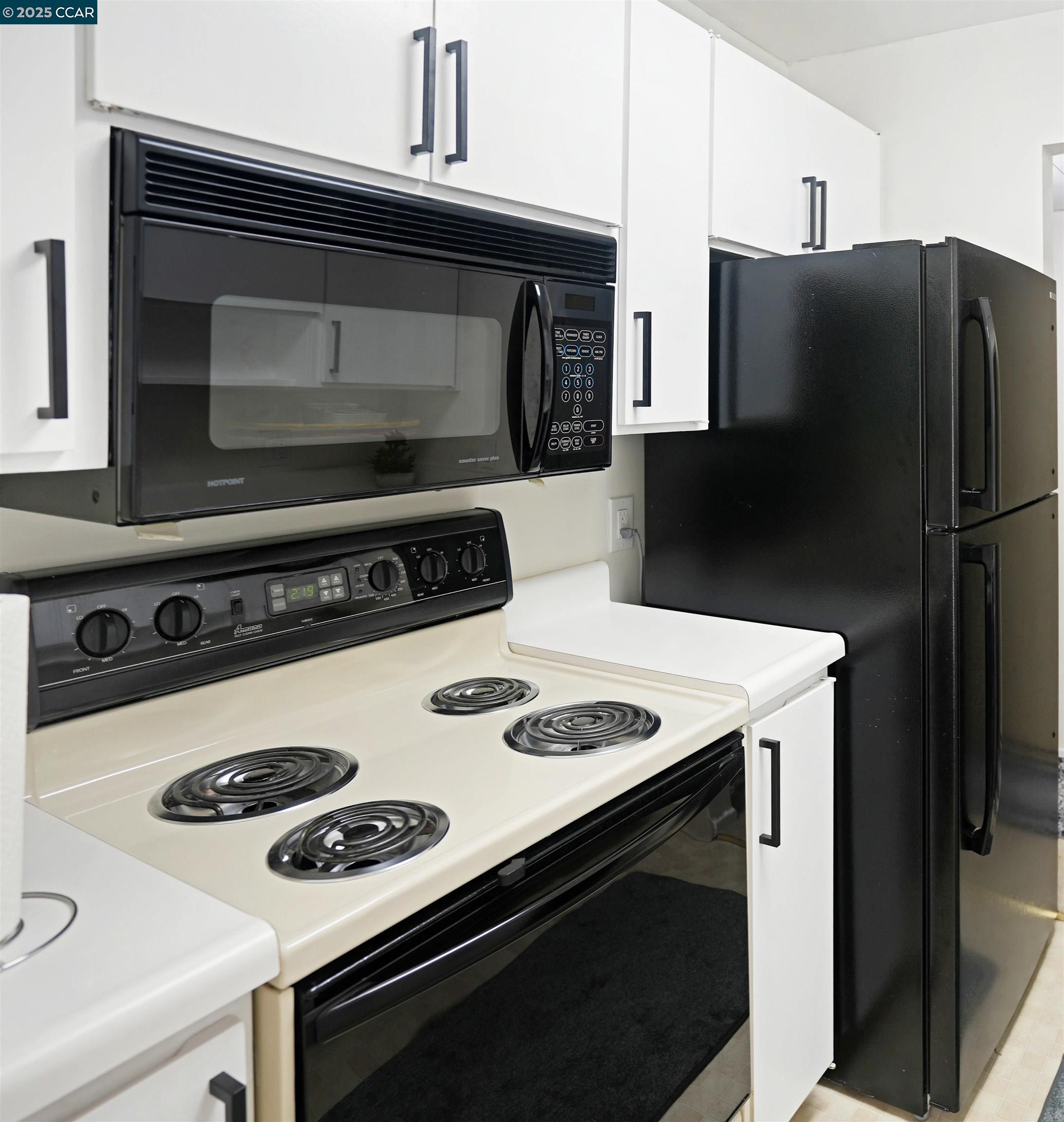 440 N Civic Dr # 203, Walnut Creek, California 94596, 1 Bedroom Bedrooms, 4 Rooms Rooms,1 BathroomBathrooms,Residential,For Sale,440 N Civic Dr # 203,41103395
