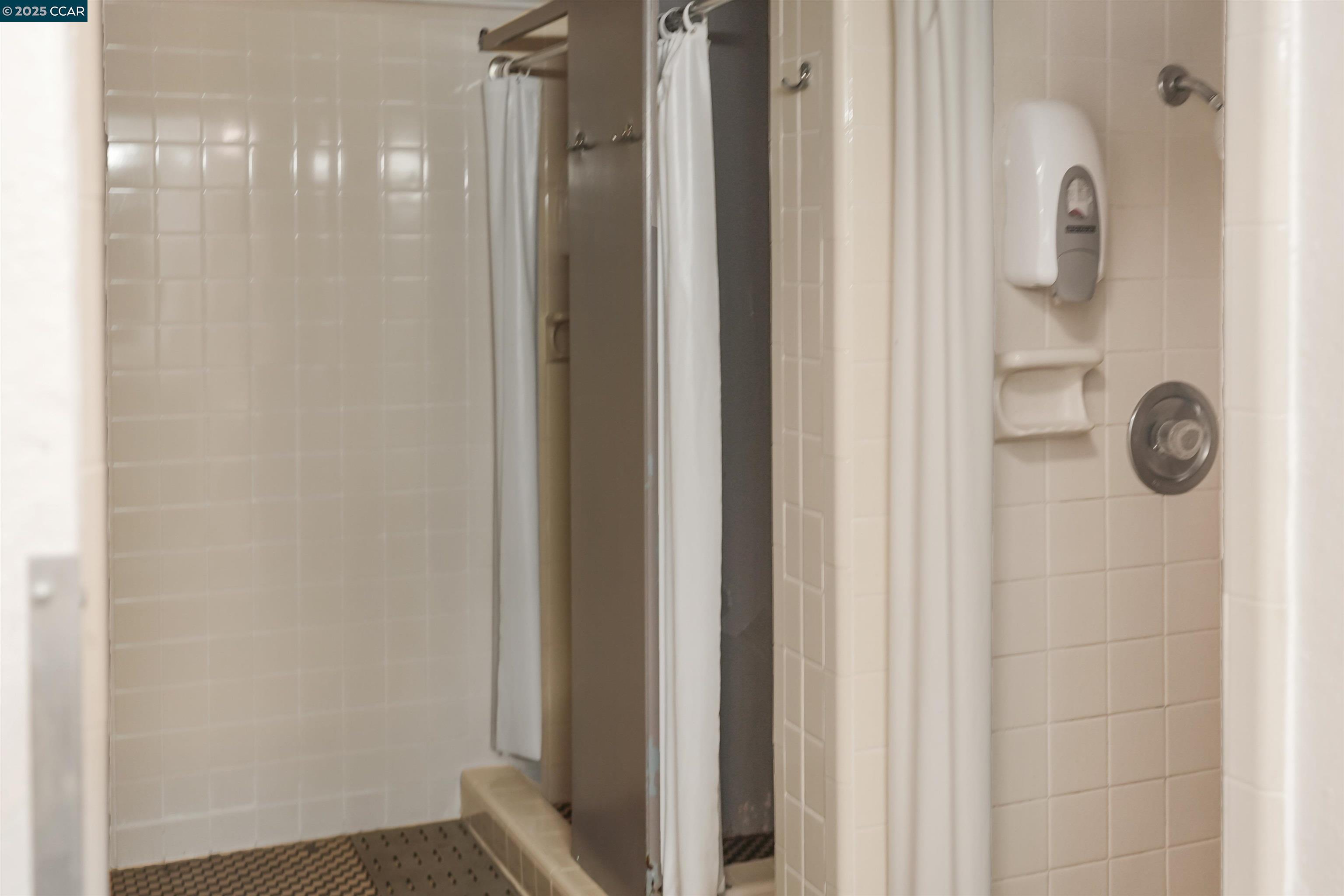 Detail Gallery Image 41 of 47 For 440 N Civic Dr #203,  Walnut Creek,  CA 94596 - 1 Beds | 1 Baths