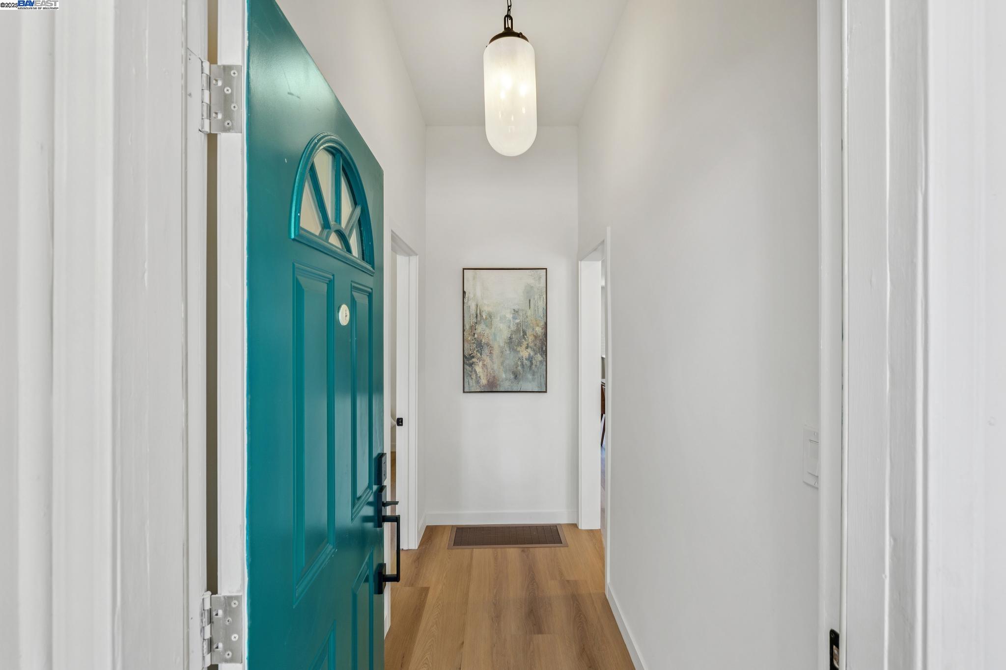 547 Central Ave, Alameda, California 94501, 4 Bedrooms Bedrooms, 6 Rooms Rooms,2 BathroomsBathrooms,Residential,For Sale,547 Central Ave,41103396