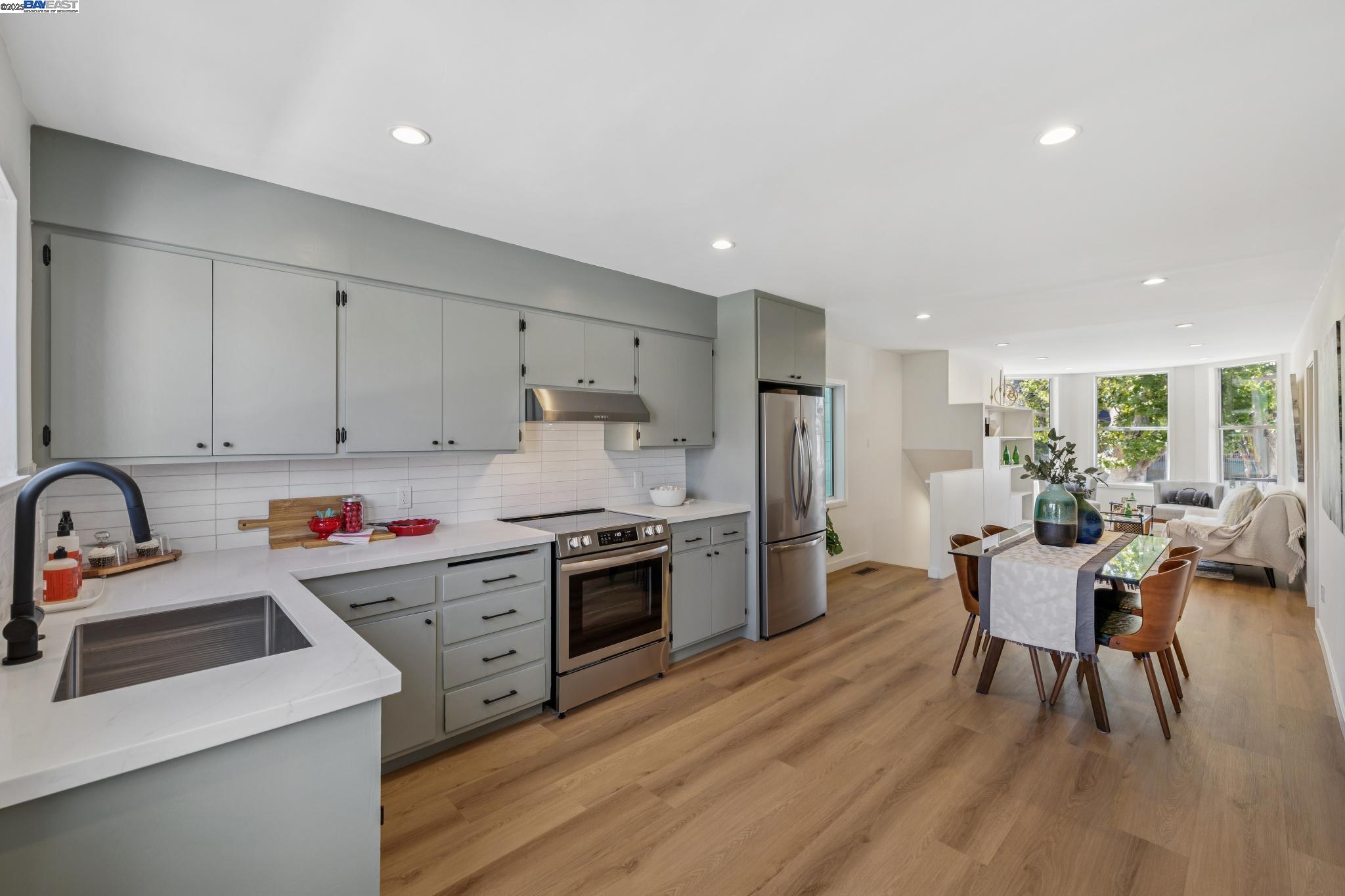 547 Central Ave, Alameda, California 94501, 4 Bedrooms Bedrooms, 6 Rooms Rooms,2 BathroomsBathrooms,Residential,For Sale,547 Central Ave,41103396