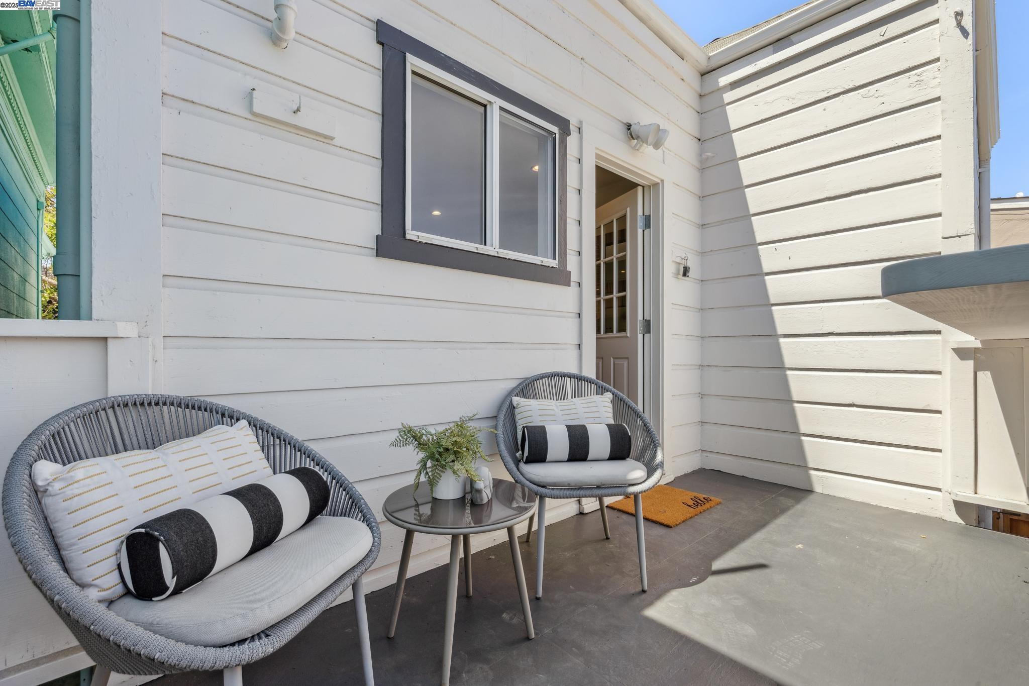 547 Central Ave, Alameda, California 94501, 4 Bedrooms Bedrooms, 6 Rooms Rooms,2 BathroomsBathrooms,Residential,For Sale,547 Central Ave,41103396