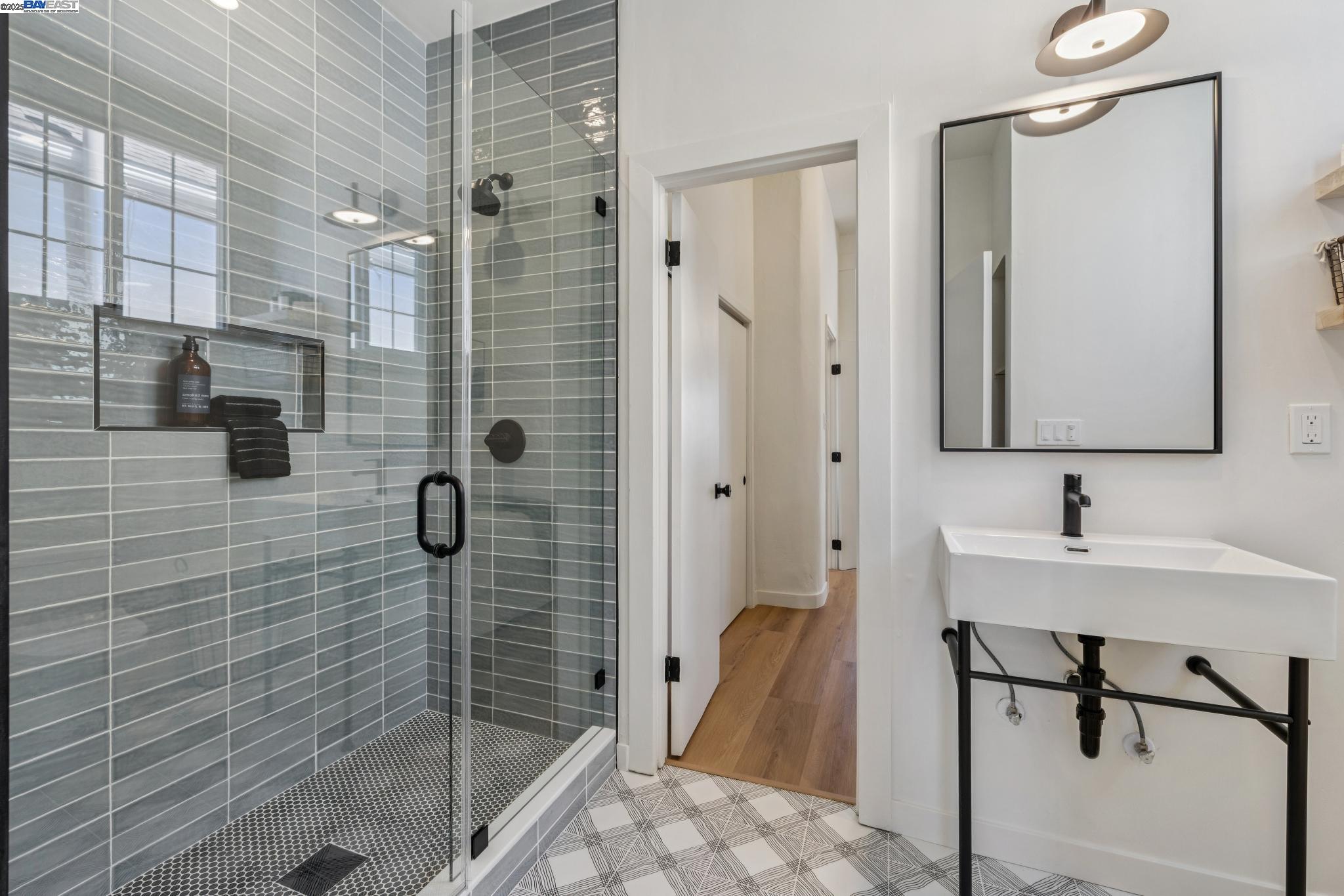 547 Central Ave, Alameda, California 94501, 4 Bedrooms Bedrooms, 6 Rooms Rooms,2 BathroomsBathrooms,Residential,For Sale,547 Central Ave,41103396