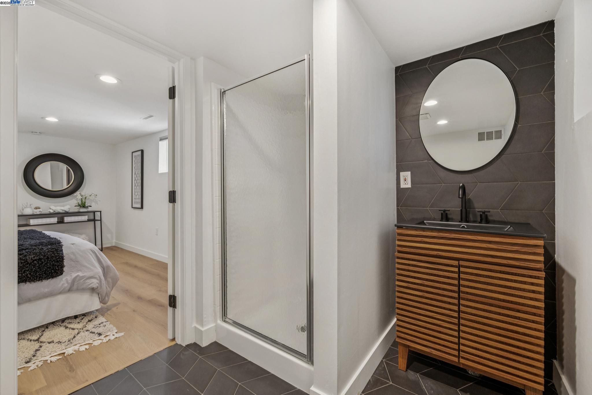 547 Central Ave, Alameda, California 94501, 4 Bedrooms Bedrooms, 6 Rooms Rooms,2 BathroomsBathrooms,Residential,For Sale,547 Central Ave,41103396