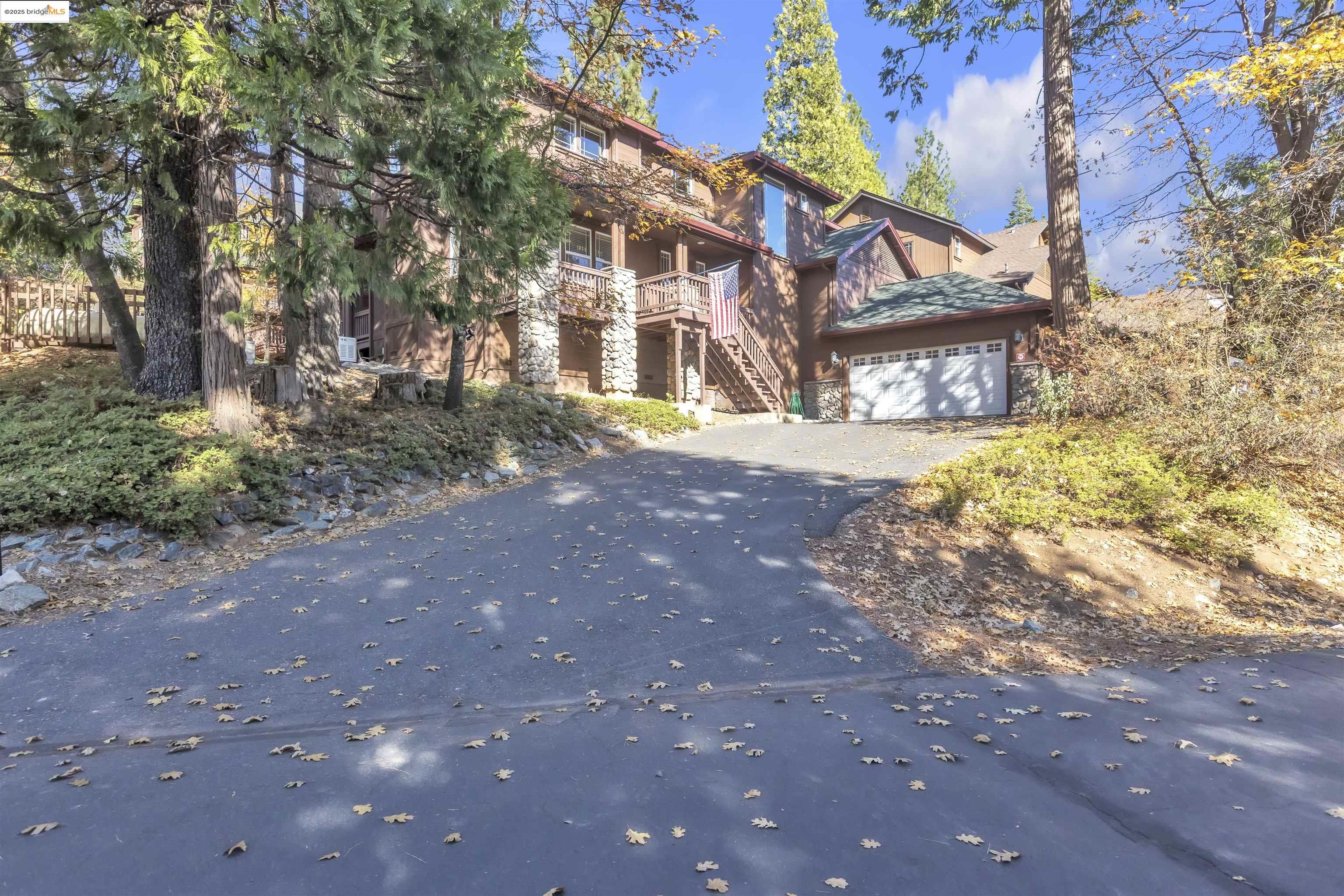 Detail Gallery Image 2 of 52 For 150 Waterwheel Way, Arnold,  CA 95223 - 3 Beds | 2/1 Baths