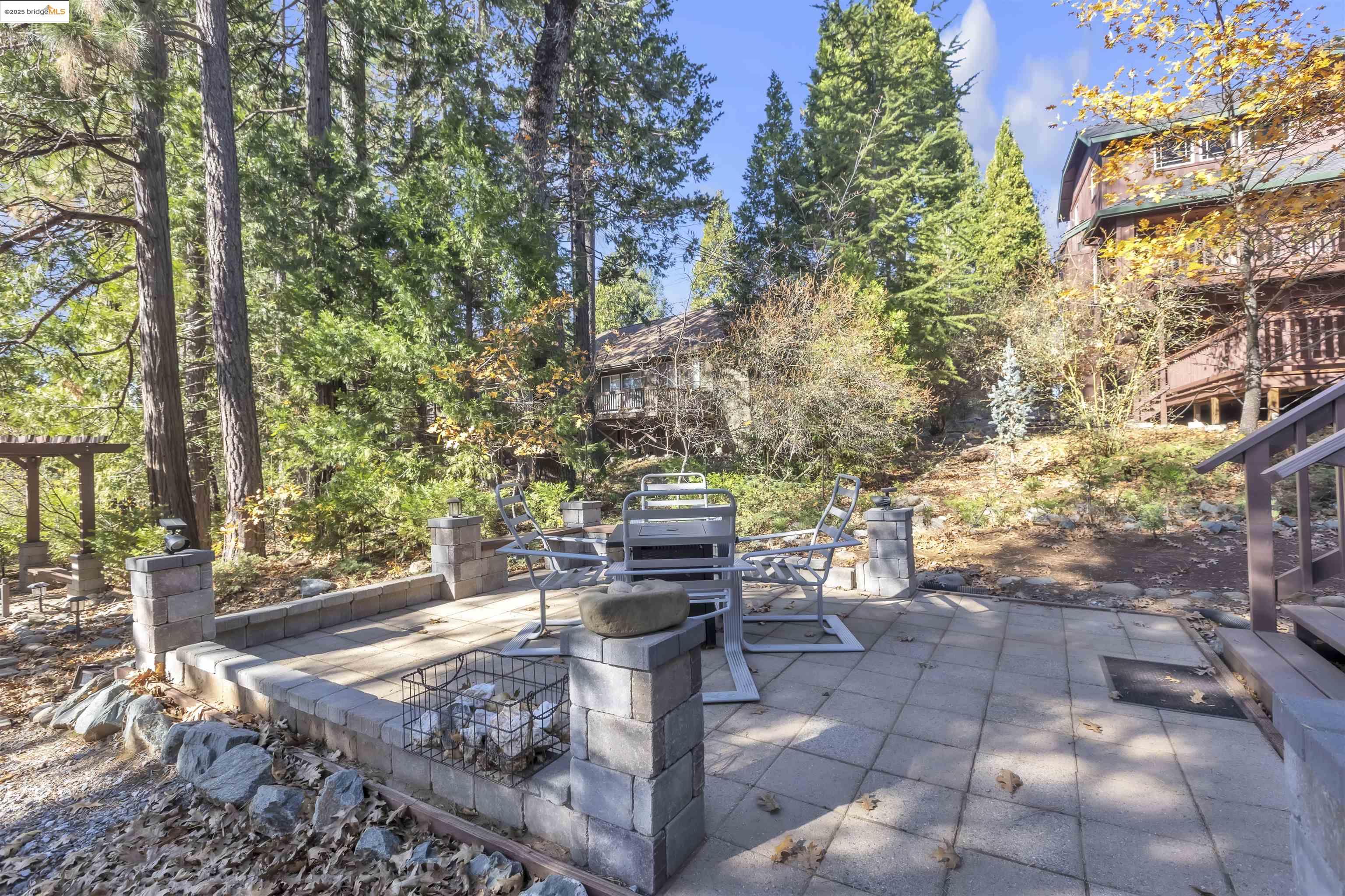 Detail Gallery Image 3 of 52 For 150 Waterwheel Way, Arnold,  CA 95223 - 3 Beds | 2/1 Baths