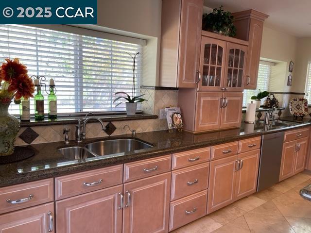 Detail Gallery Image 12 of 32 For 4340 Walnut Blvd, Walnut Creek,  CA 94596 - 3 Beds | 2 Baths