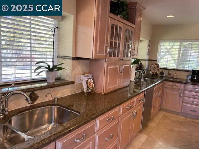 Detail Gallery Image 13 of 32 For 4340 Walnut Blvd, Walnut Creek,  CA 94596 - 3 Beds | 2 Baths