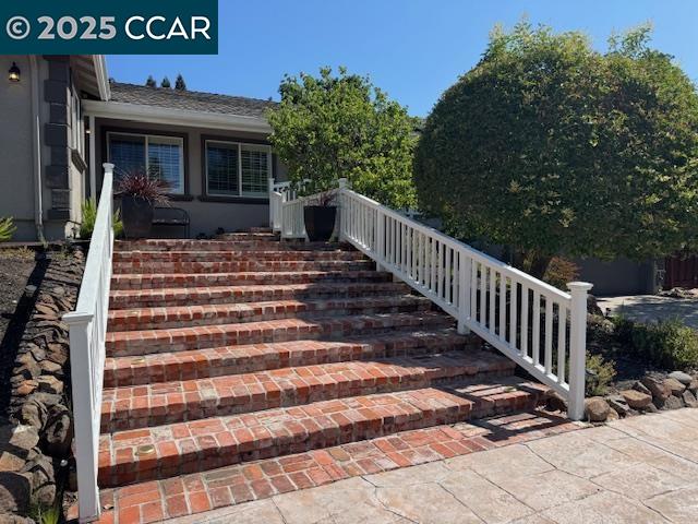 Detail Gallery Image 3 of 32 For 4340 Walnut Blvd, Walnut Creek,  CA 94596 - 3 Beds | 2 Baths