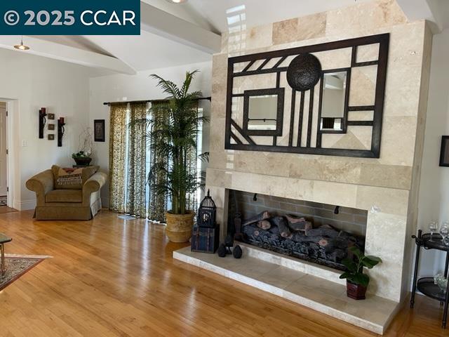 Detail Gallery Image 9 of 32 For 4340 Walnut Blvd, Walnut Creek,  CA 94596 - 3 Beds | 2 Baths