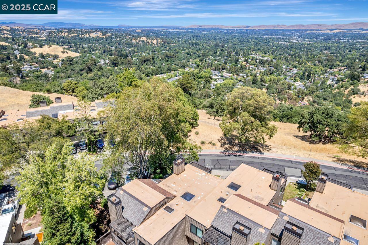 Detail Gallery Image 13 of 60 For 568 Monarch Ridge Dr, Walnut Creek,  CA 94597 - 2 Beds | 2/1 Baths