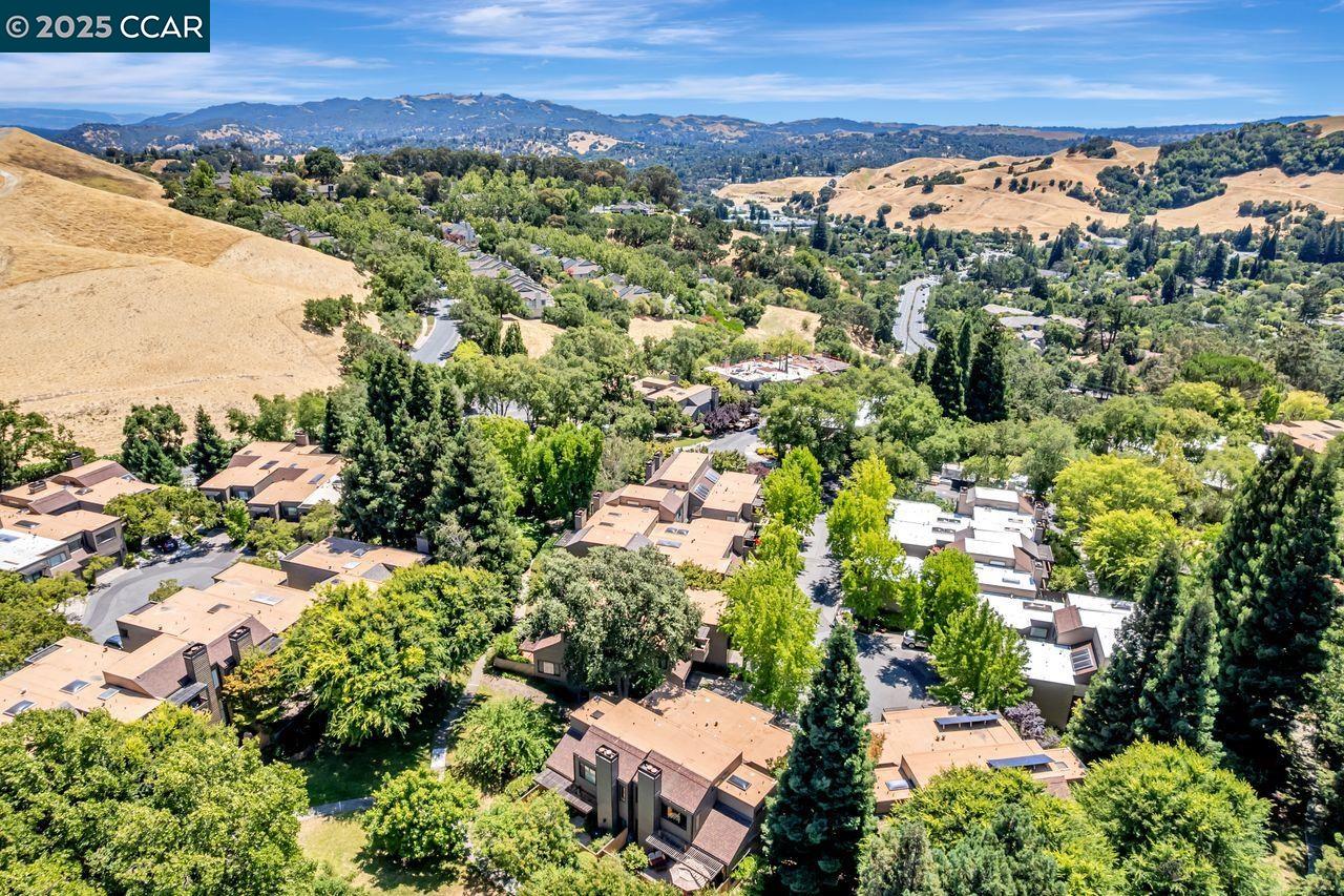 Detail Gallery Image 16 of 60 For 568 Monarch Ridge Dr, Walnut Creek,  CA 94597 - 2 Beds | 2/1 Baths