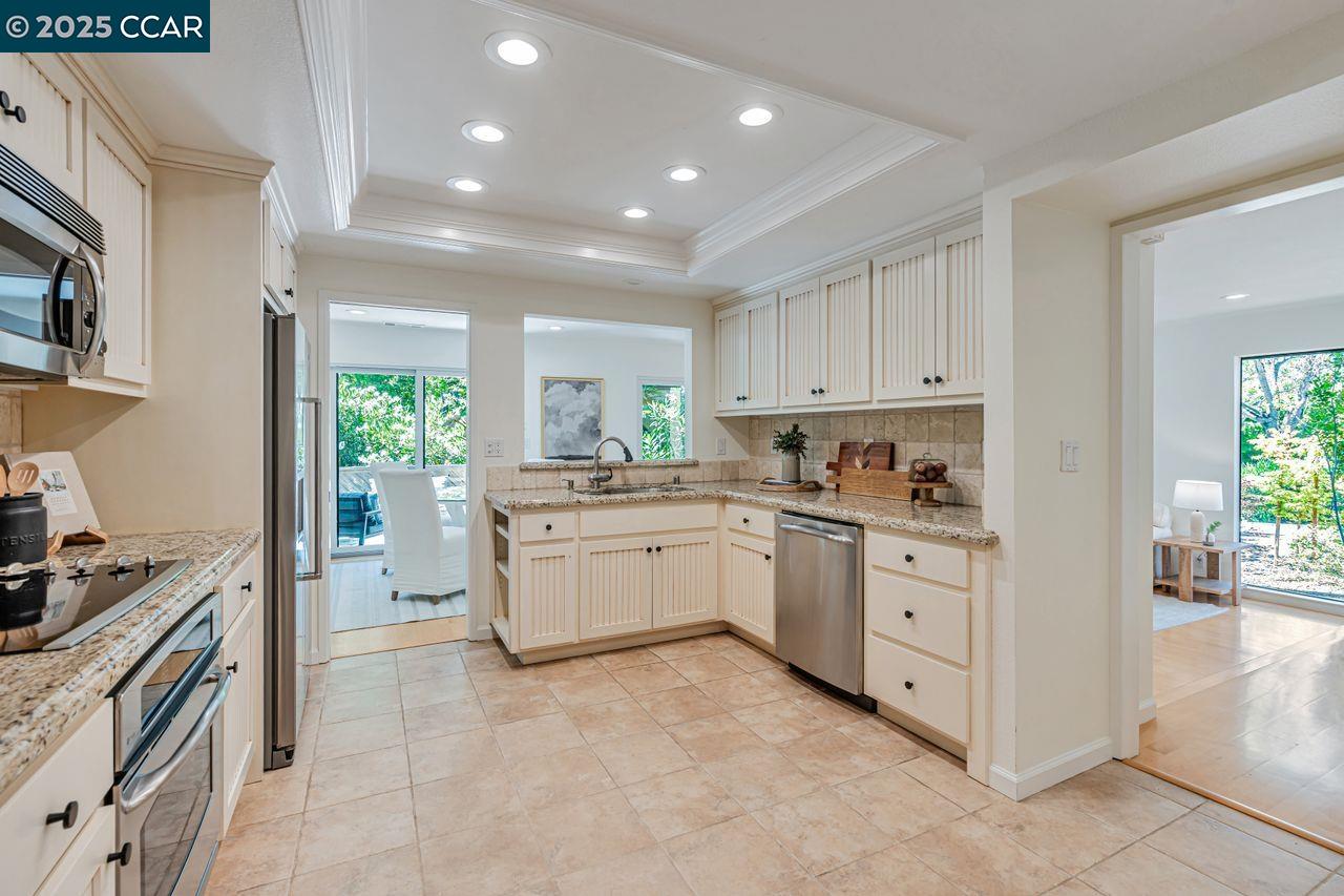 Detail Gallery Image 21 of 60 For 568 Monarch Ridge Dr, Walnut Creek,  CA 94597 - 2 Beds | 2/1 Baths