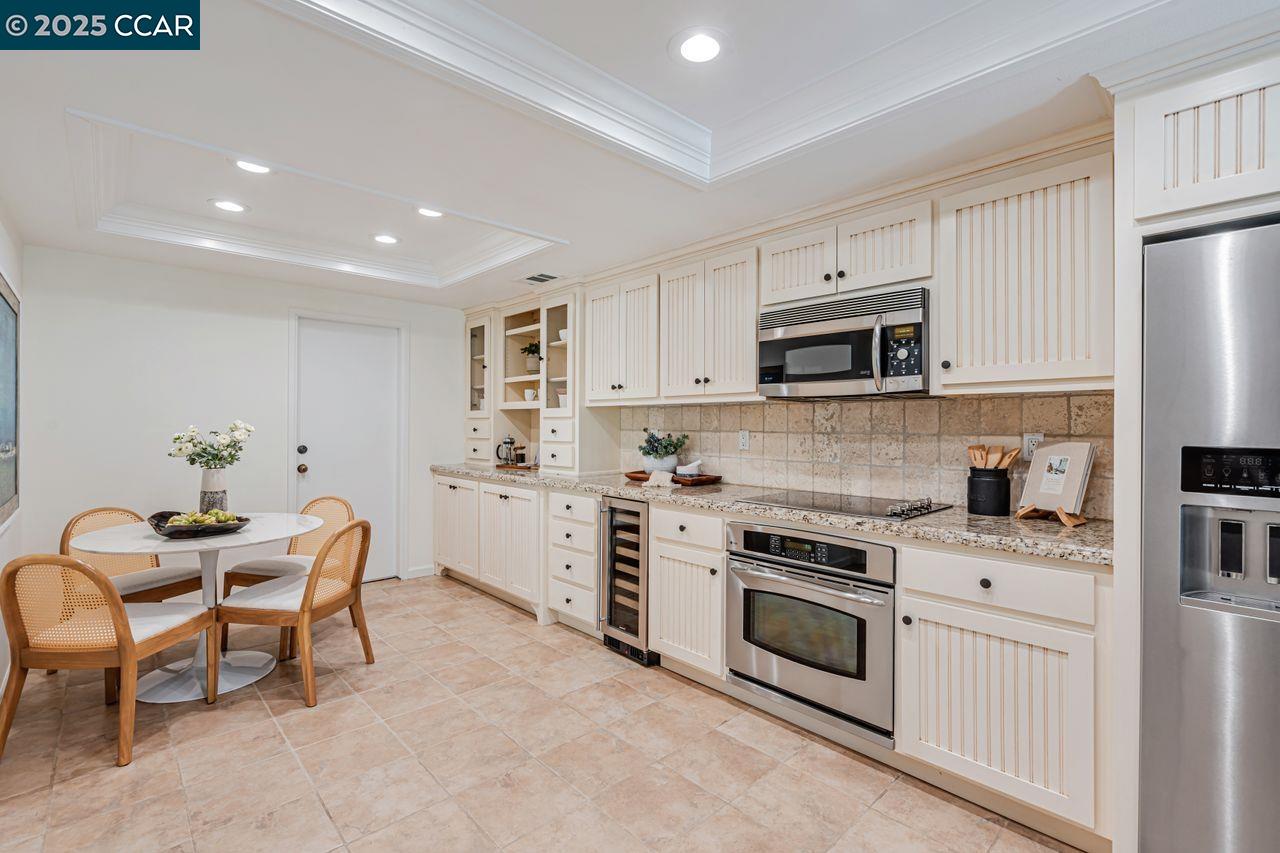 Detail Gallery Image 23 of 60 For 568 Monarch Ridge Dr, Walnut Creek,  CA 94597 - 2 Beds | 2/1 Baths