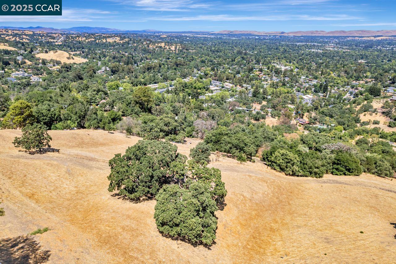 Detail Gallery Image 32 of 60 For 568 Monarch Ridge Dr, Walnut Creek,  CA 94597 - 2 Beds | 2/1 Baths