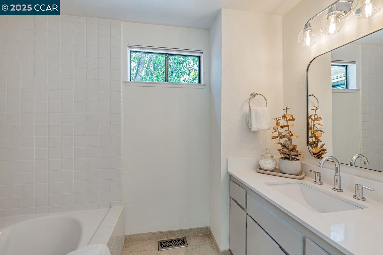 Detail Gallery Image 46 of 60 For 568 Monarch Ridge Dr, Walnut Creek,  CA 94597 - 2 Beds | 2/1 Baths