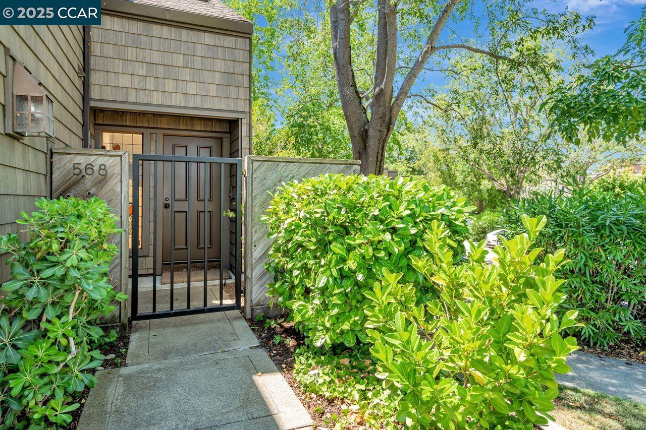Detail Gallery Image 6 of 60 For 568 Monarch Ridge Dr, Walnut Creek,  CA 94597 - 2 Beds | 2/1 Baths