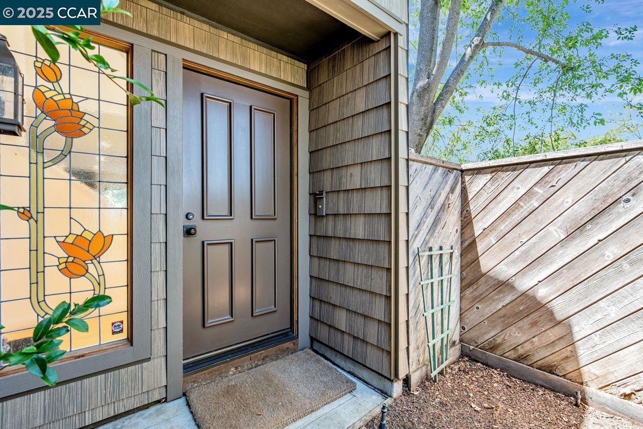 Detail Gallery Image 8 of 60 For 568 Monarch Ridge Dr, Walnut Creek,  CA 94597 - 2 Beds | 2/1 Baths