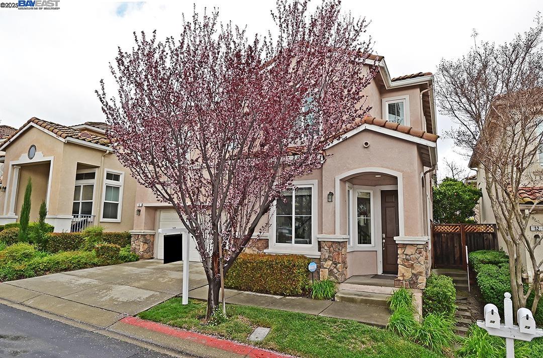 10 Almond Orchard Ln, San Ramon, California 94583, 4 Bedrooms Bedrooms, 7 Rooms Rooms,2 BathroomsBathrooms,Residential,For Sale,10 Almond Orchard Ln,41103405