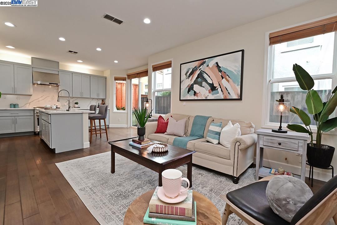 10 Almond Orchard Ln, San Ramon, California 94583, 4 Bedrooms Bedrooms, 7 Rooms Rooms,2 BathroomsBathrooms,Residential,For Sale,10 Almond Orchard Ln,41103405
