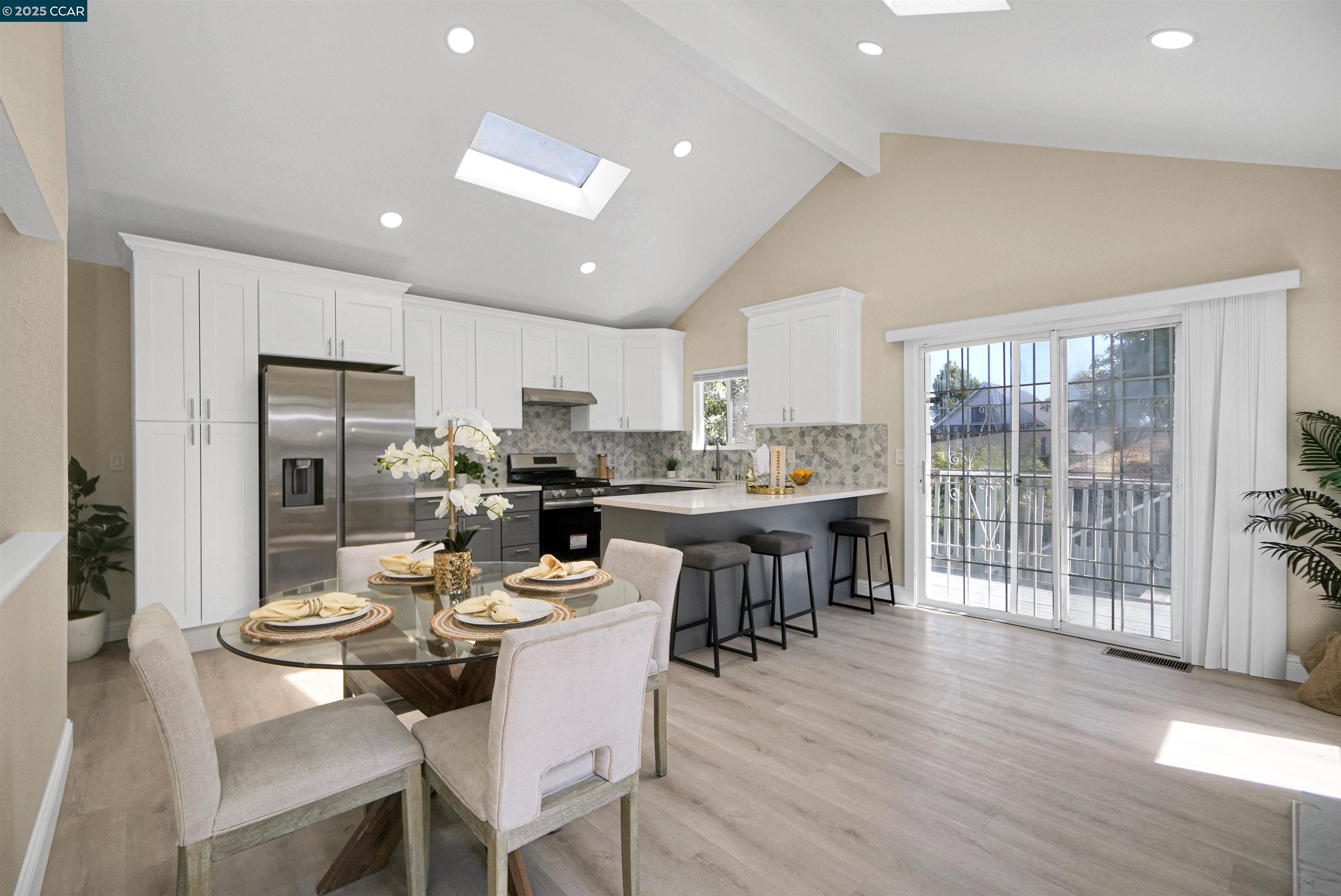 767 47Th St, Oakland, California 94609, 4 Bedrooms Bedrooms, 5 Rooms Rooms,3 BathroomsBathrooms,Residential,For Sale,767 47Th St,41103406
