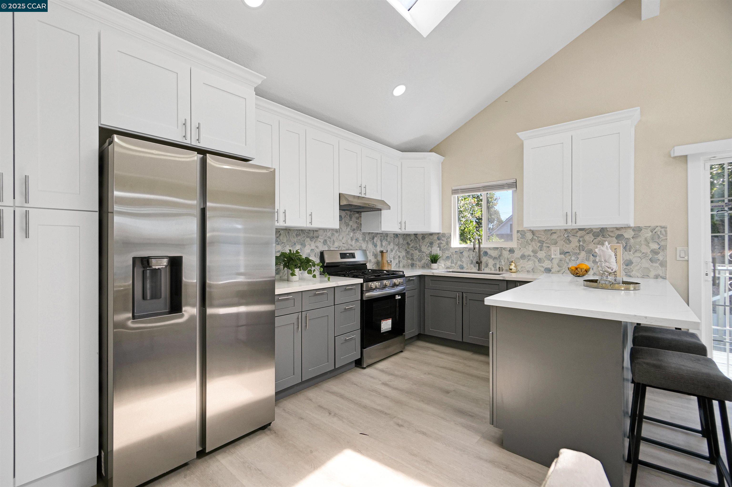 767 47Th St, Oakland, California 94609, 4 Bedrooms Bedrooms, 5 Rooms Rooms,3 BathroomsBathrooms,Residential,For Sale,767 47Th St,41103406