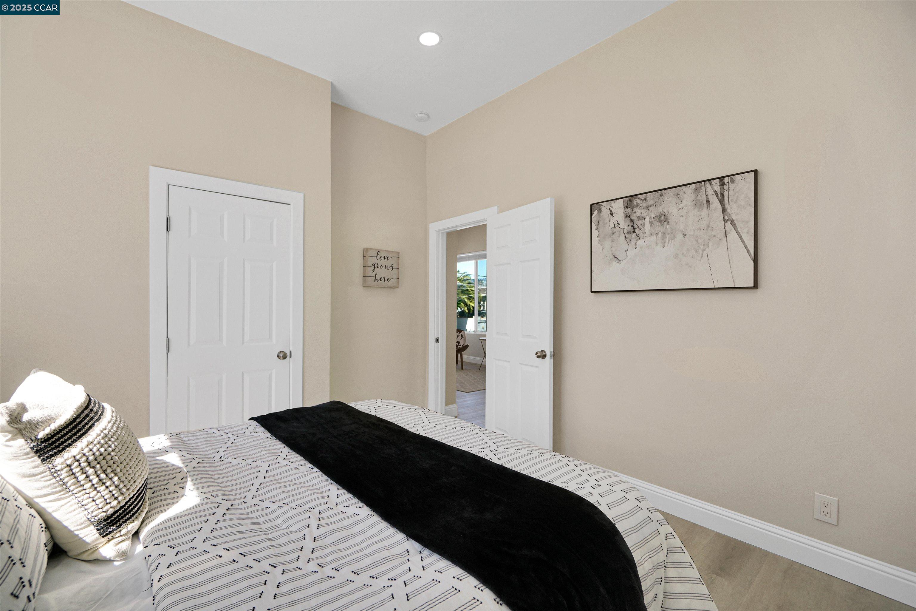 767 47Th St, Oakland, California 94609, 4 Bedrooms Bedrooms, 5 Rooms Rooms,3 BathroomsBathrooms,Residential,For Sale,767 47Th St,41103406