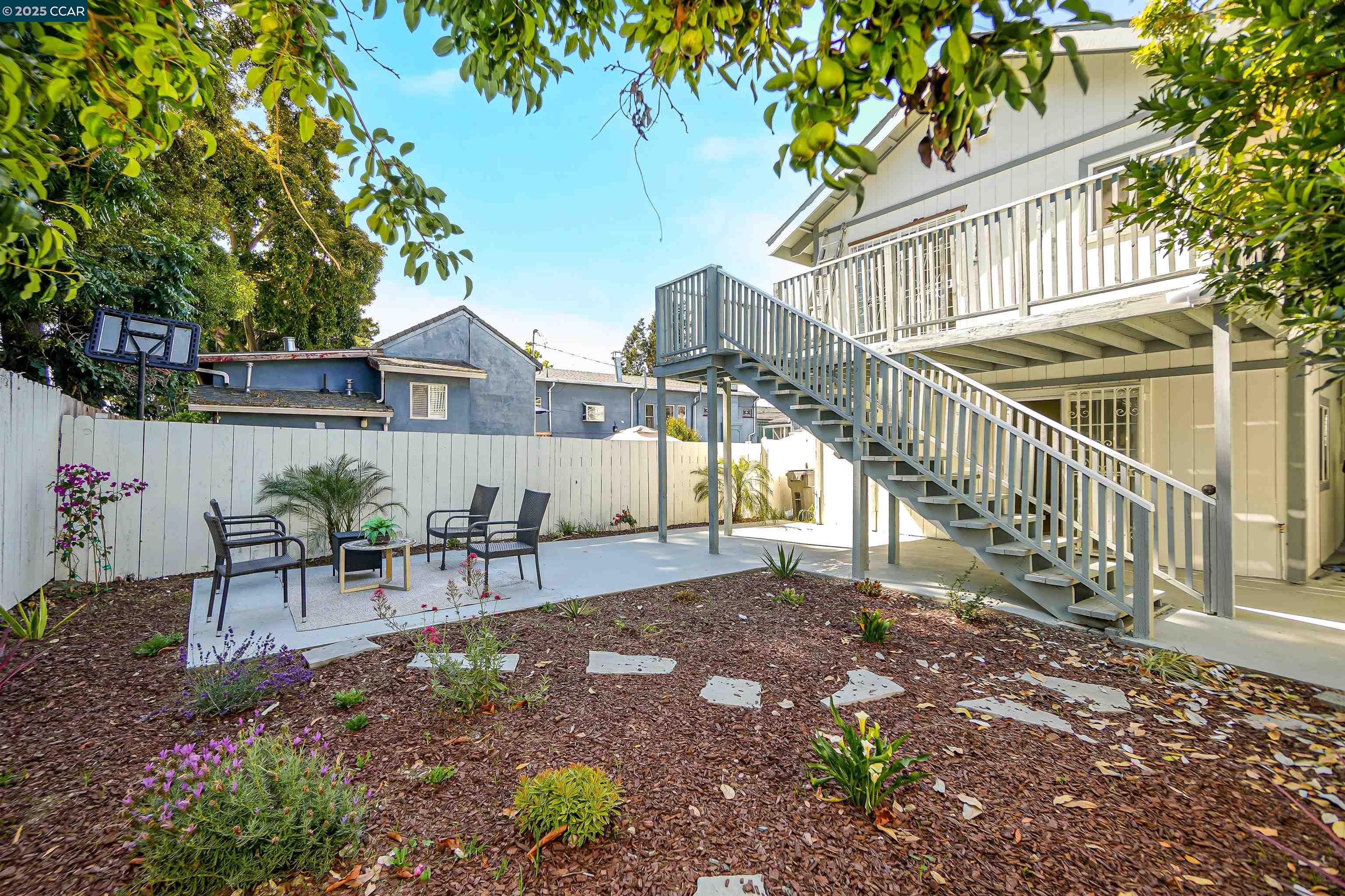 767 47Th St, Oakland, California 94609, 4 Bedrooms Bedrooms, 5 Rooms Rooms,3 BathroomsBathrooms,Residential,For Sale,767 47Th St,41103406