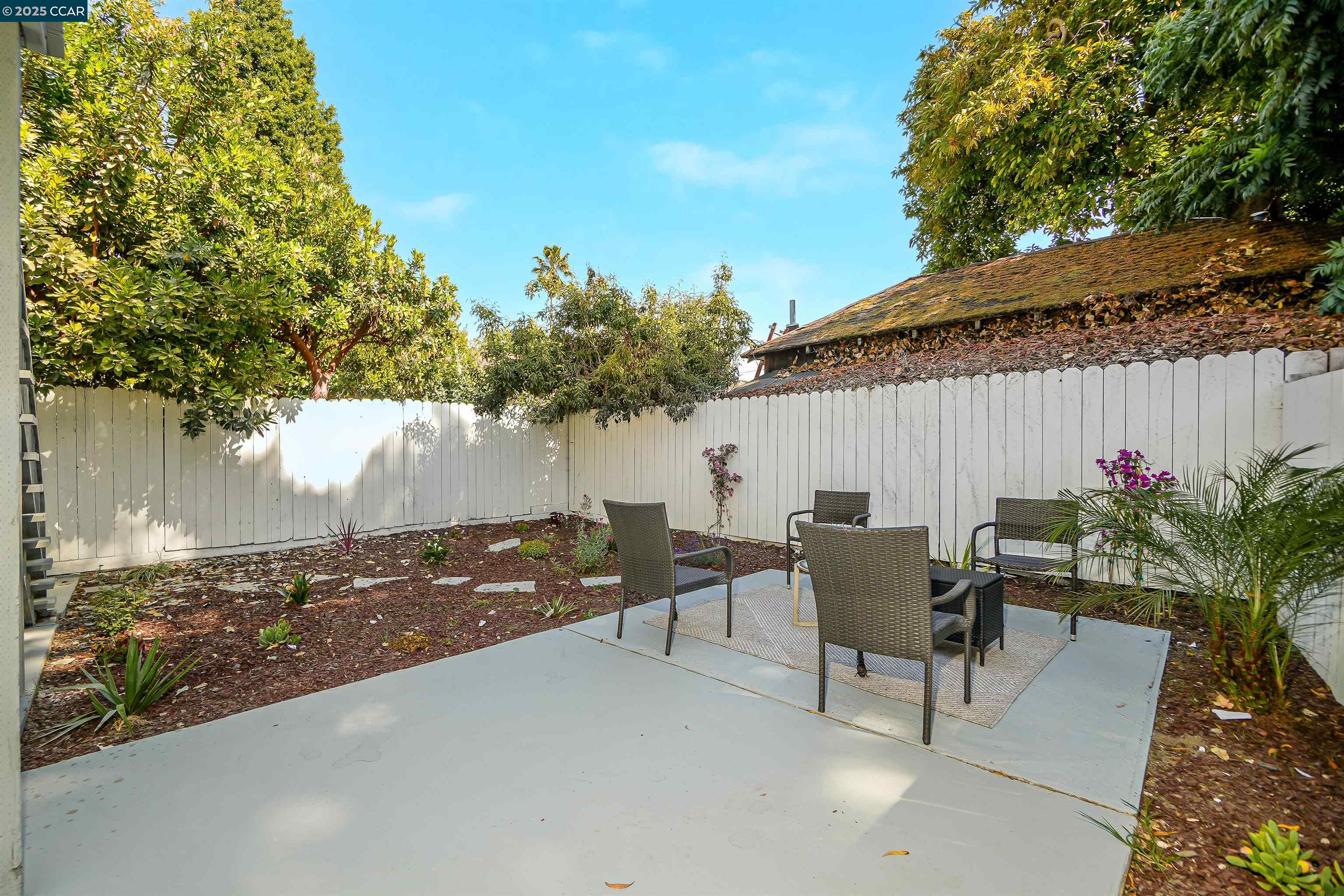 767 47Th St, Oakland, California 94609, 4 Bedrooms Bedrooms, 5 Rooms Rooms,3 BathroomsBathrooms,Residential,For Sale,767 47Th St,41103406