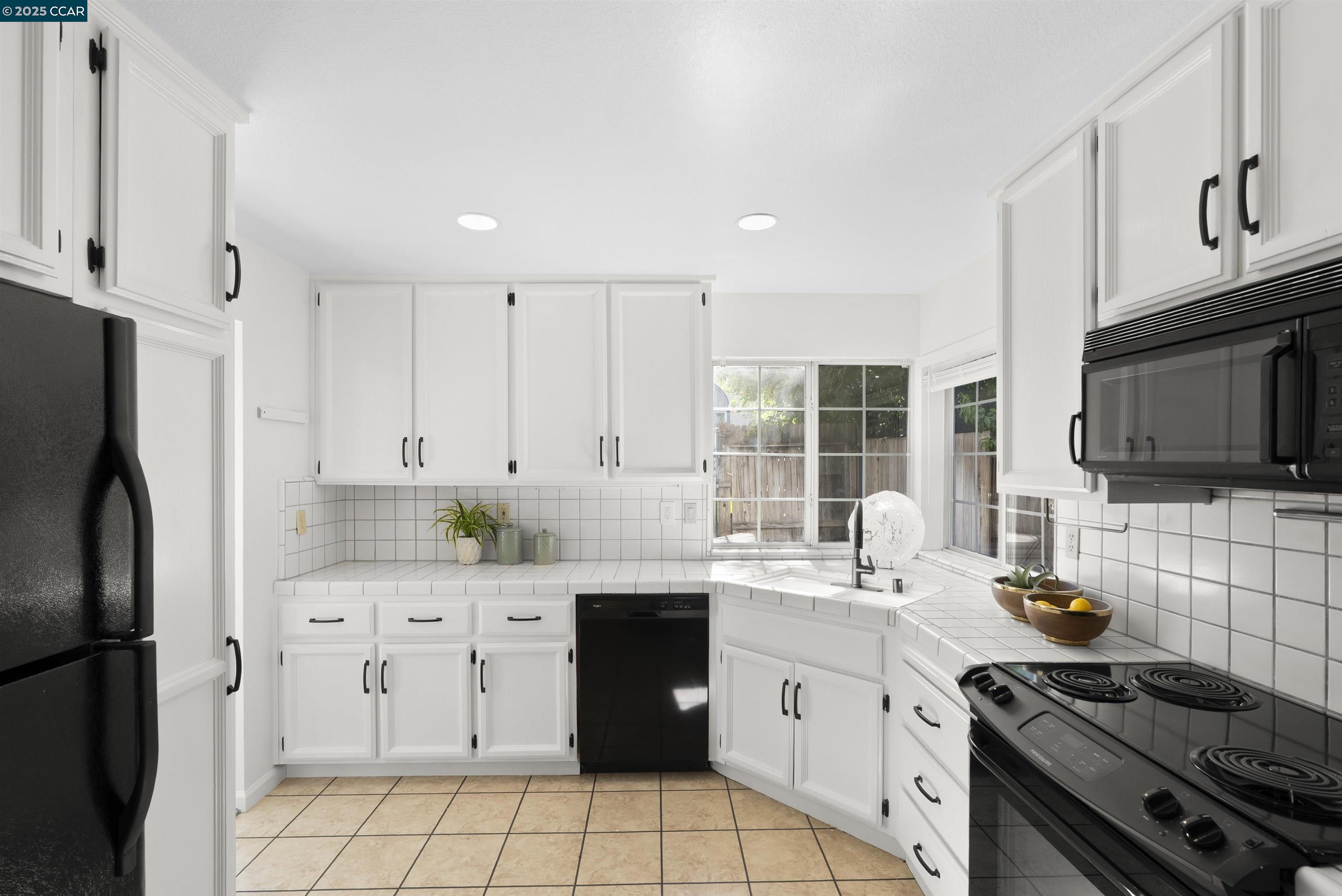 2726 Compton Parc Ln, Carmichael, California 95608, 3 Bedrooms Bedrooms, 6 Rooms Rooms,2 BathroomsBathrooms,Residential,For Sale,2726 Compton Parc Ln,41103407