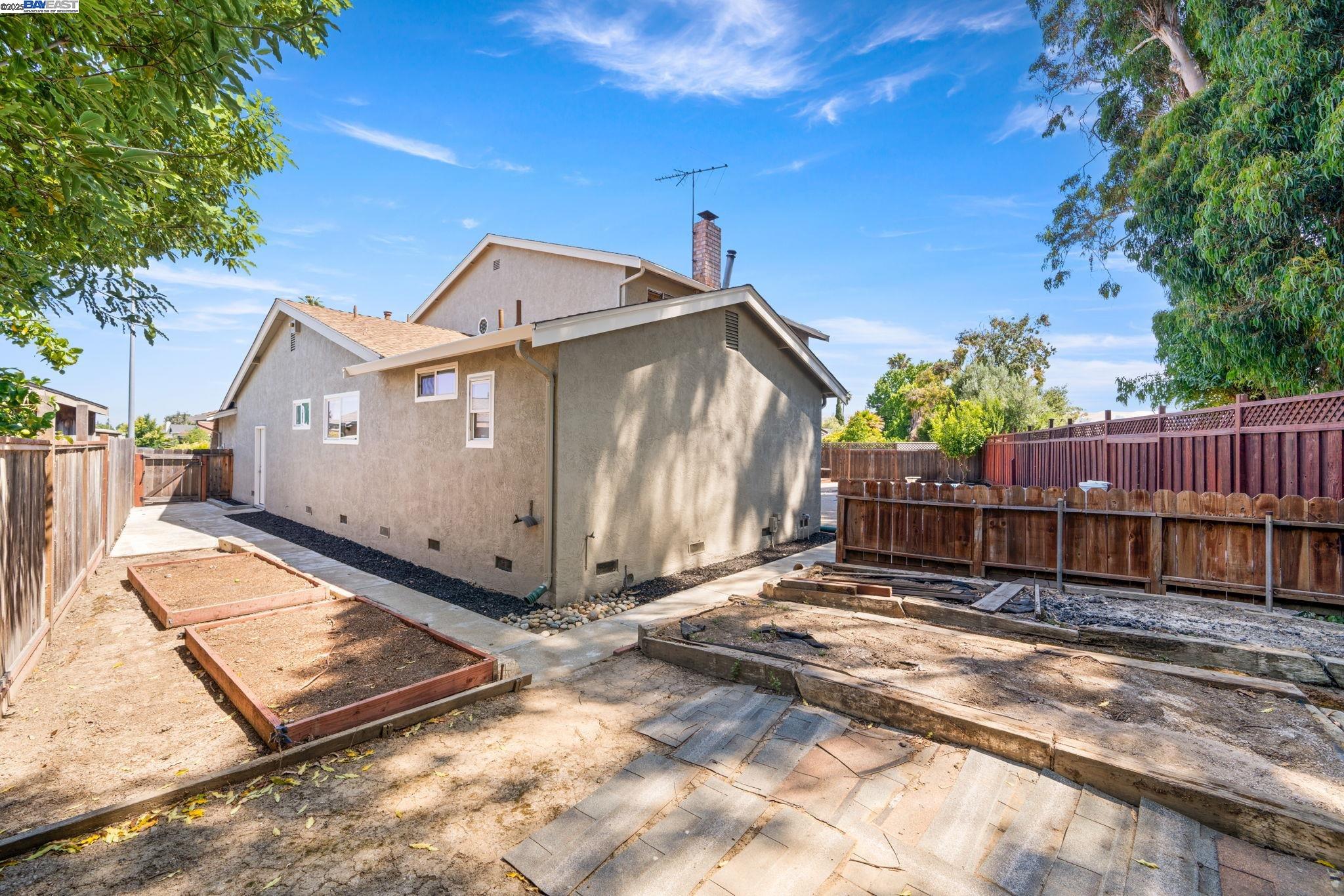 36092 Blair Pl, Fremont, California 94536, 5 Bedrooms Bedrooms, 10 Rooms Rooms,3 BathroomsBathrooms,Residential,For Sale,36092 Blair Pl,41103408