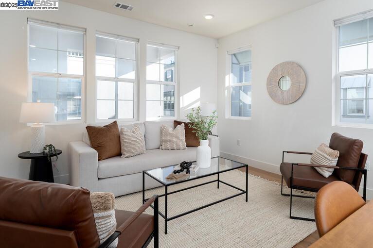 Photo #6: 41103409 Listing 