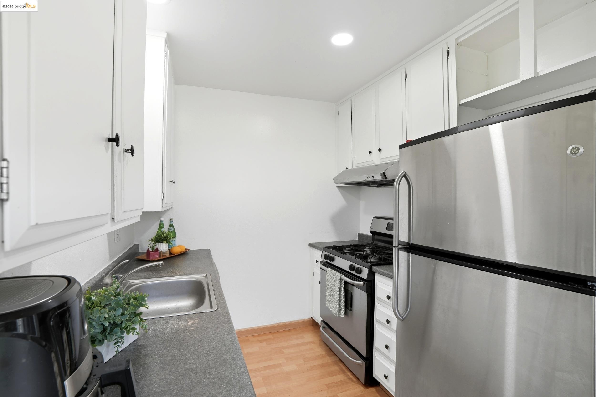 Photo #12: 41103411 Listing: Photo #12