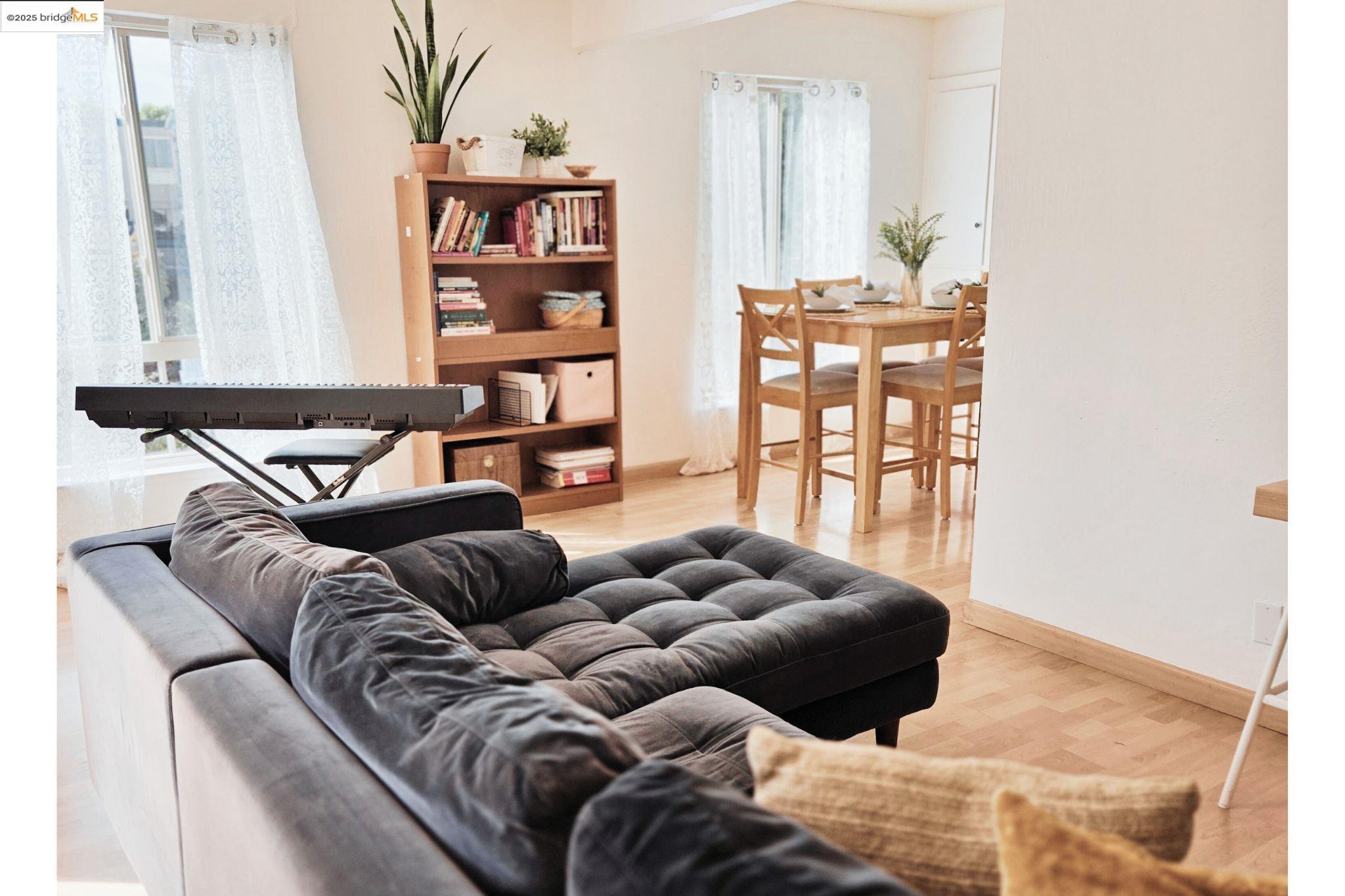 Photo #5: 41103411 Listing 