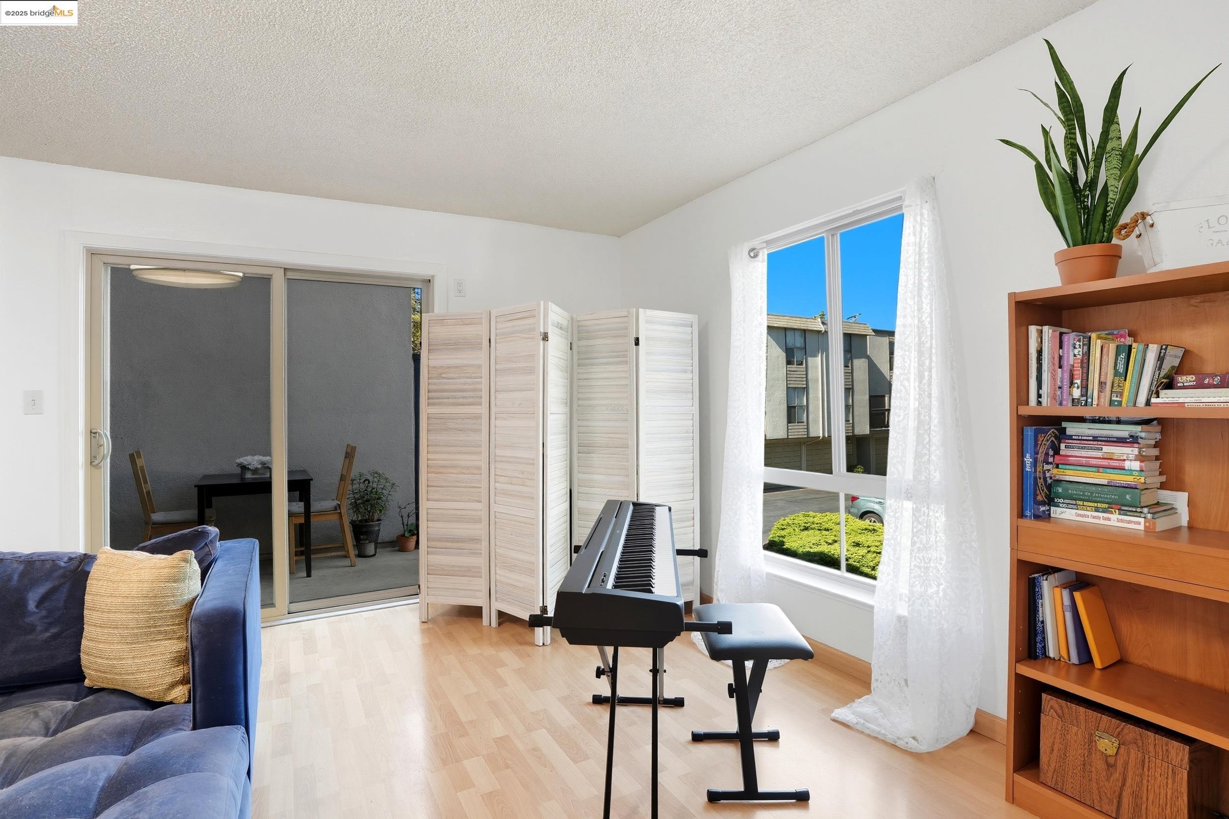 Photo #5: 41103411 Listing 