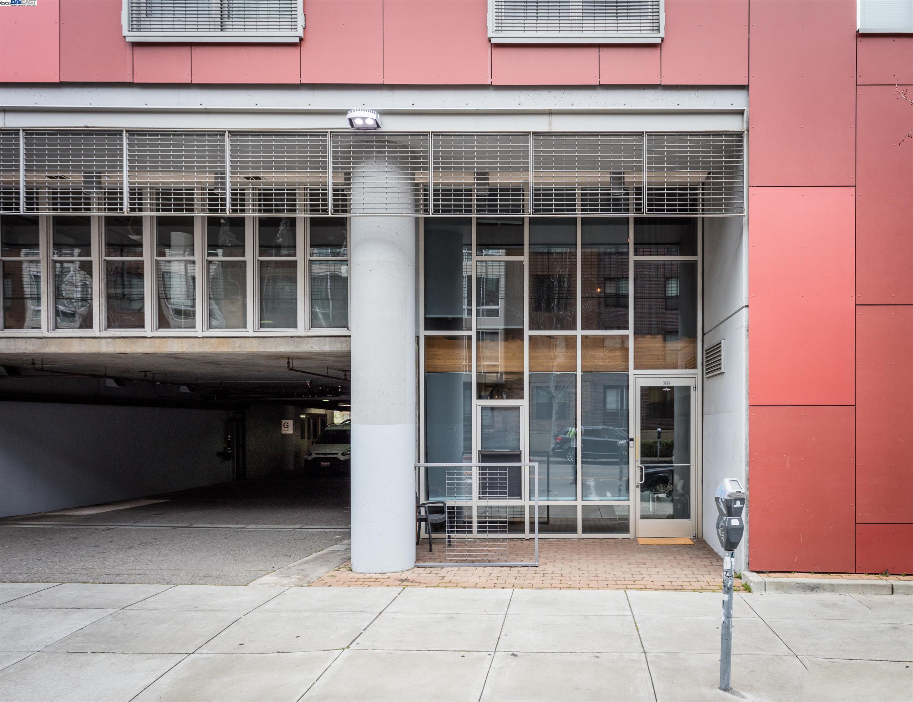 More Details about MLS # 41103415 : 630 THOMAS L BERKLEY WAY # 102
